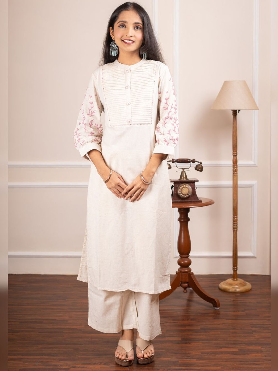 

Atha Fashion Women Floral Embroidered Regular Thread Work Pure Cotton Kurta with Palazzo, White