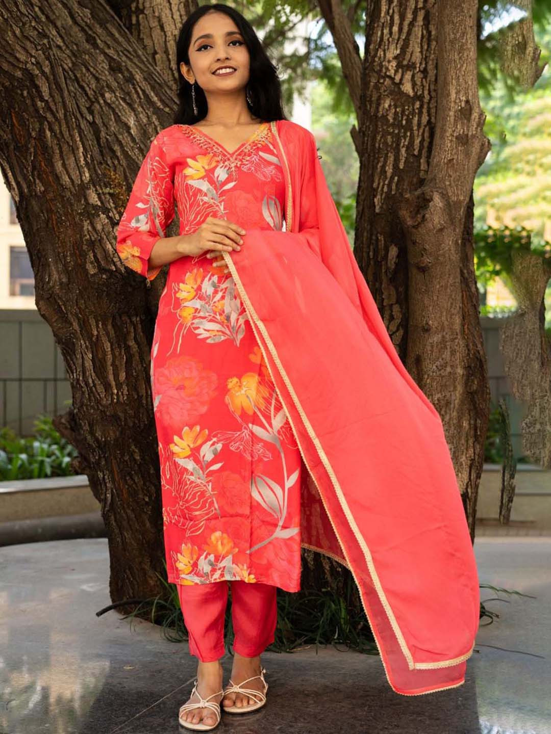 

Atha Fashion Women Floral Printed Regular Sequinned Kurta with Trousers & With Dupatta, Pink