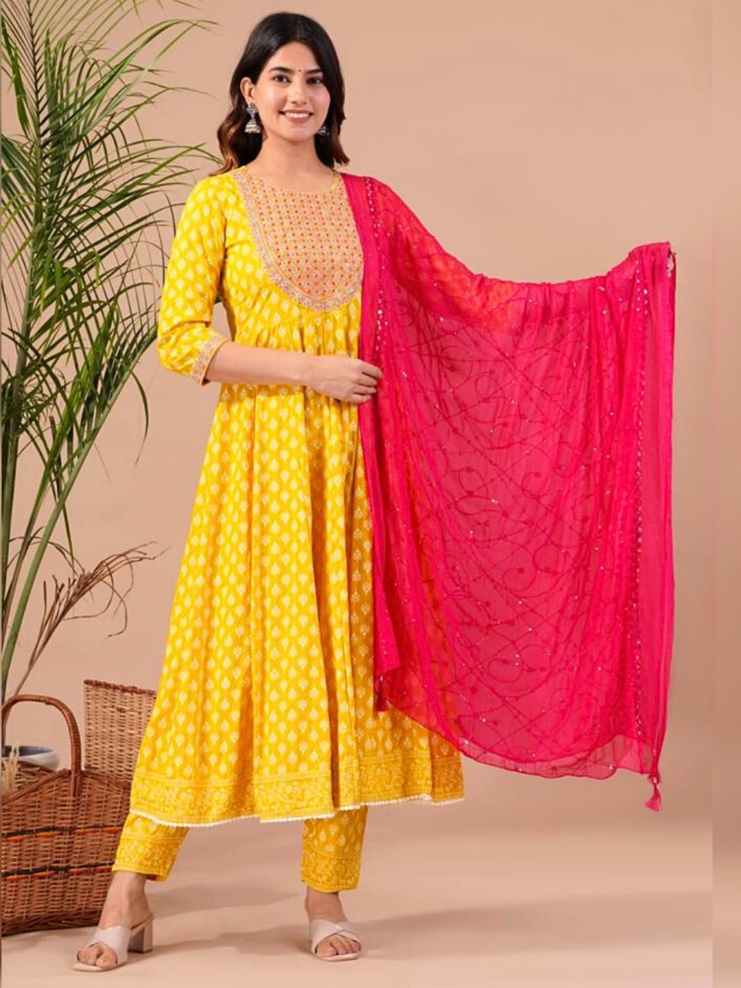 

Atha Fashion Women Ethnic Motifs Printed Panelled Sequinned Pure Cotton Kurta with Trousers & With Dupatta, Yellow