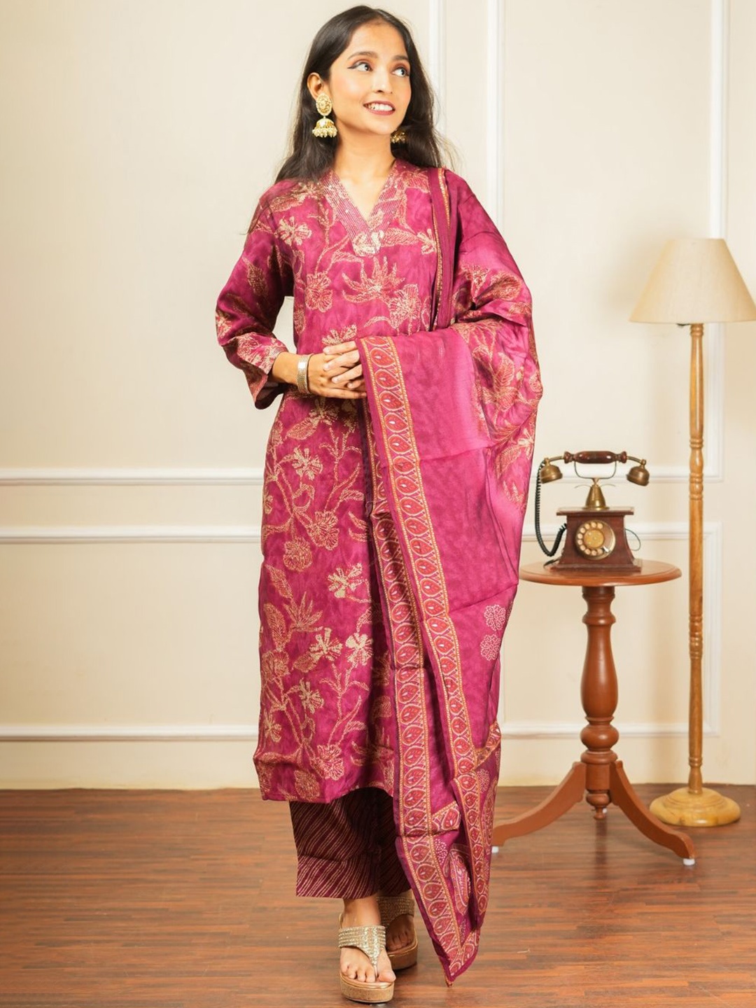 

Atha Fashion Women Floral Printed Regular Sequinned Kurta with Trousers & With Dupatta, Purple