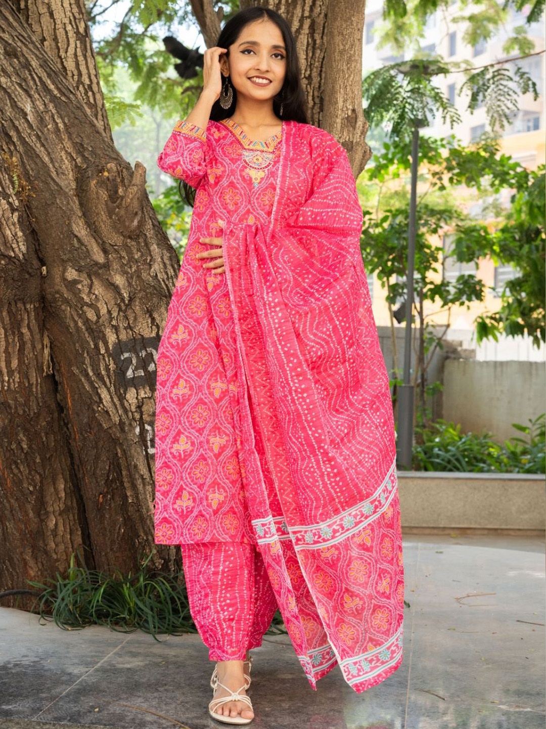 

Atha Fashion Women Bandhani Printed Regular Mirror Work Pure Cotton Kurta with Trousers & With Dupatta, Pink
