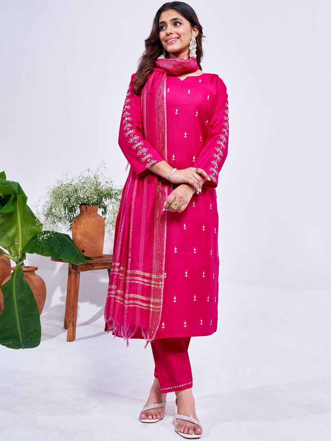 

ARADHNA Women Ethnic Motifs Embroidered Regular Kurta with Trousers & With Dupatta, Pink