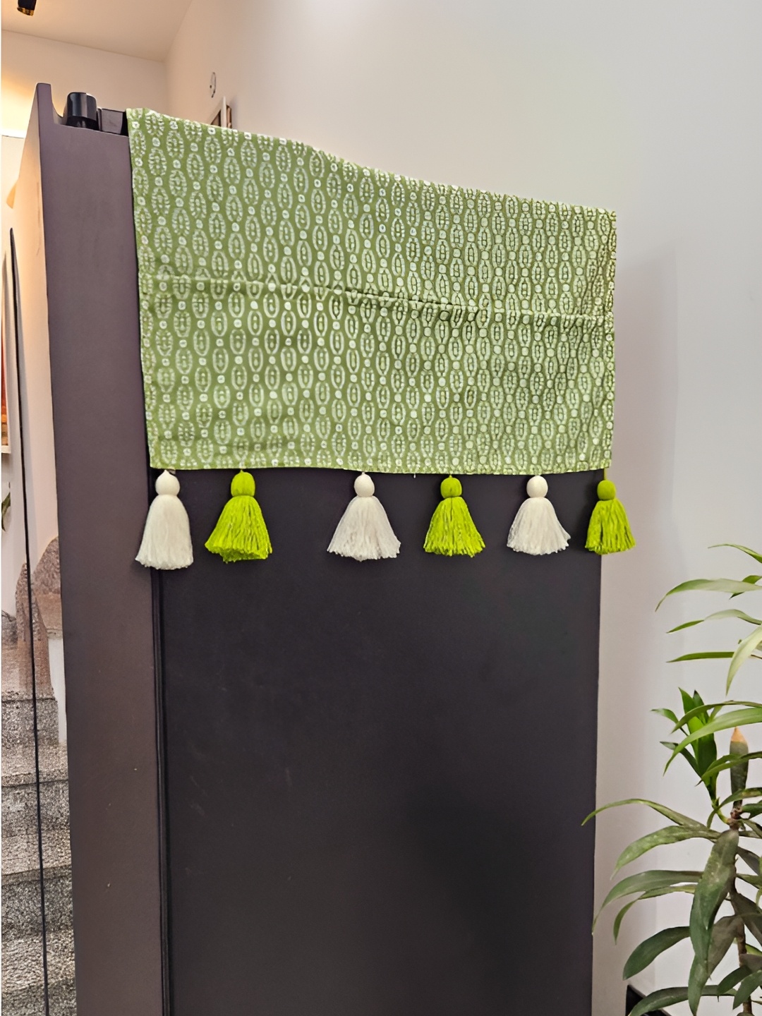 

THROWPILLOW Green Printed Fridge Cover