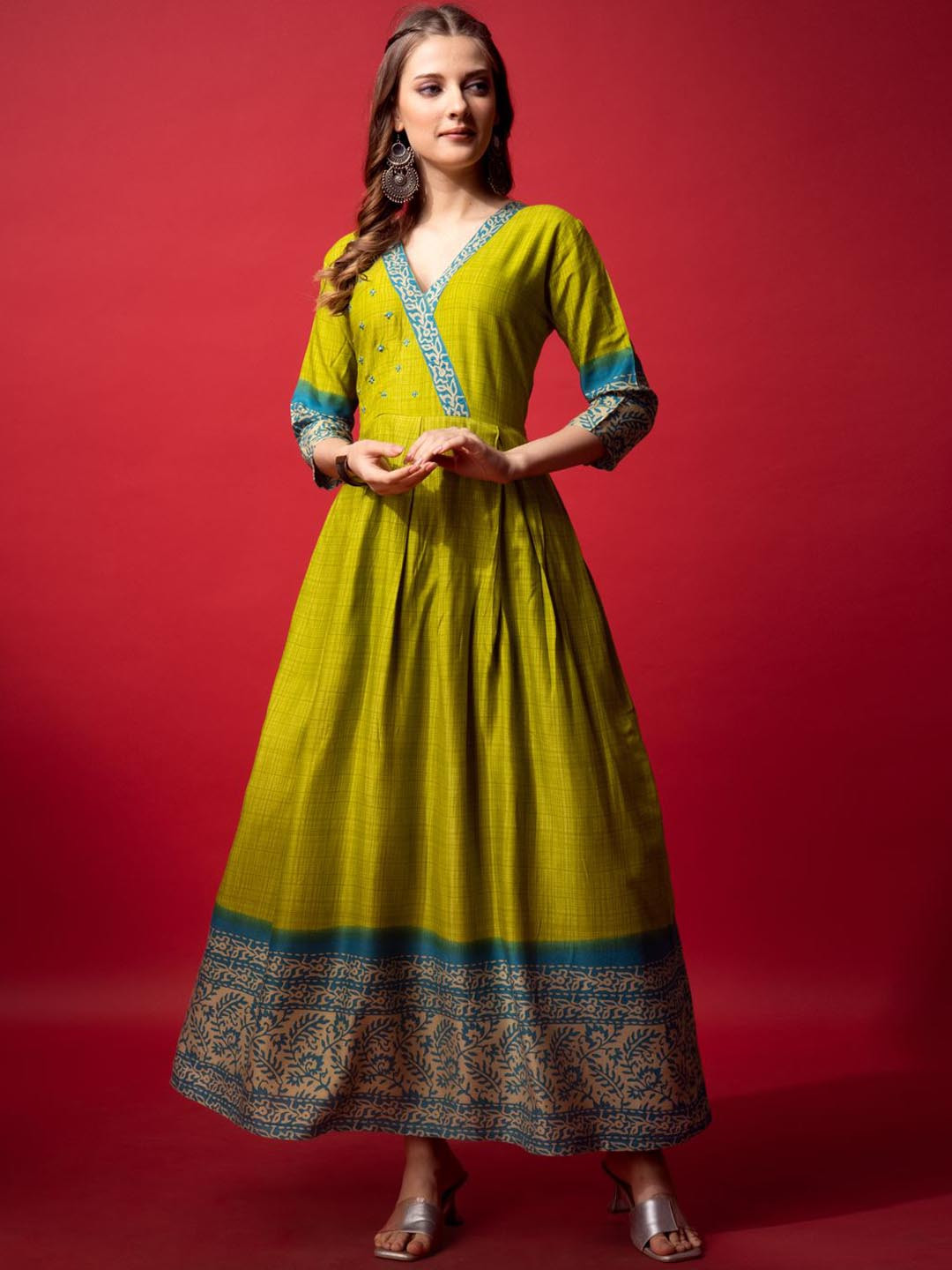 

ARADHNA Floral Printed Thread Work Anarkali Kurta, Green