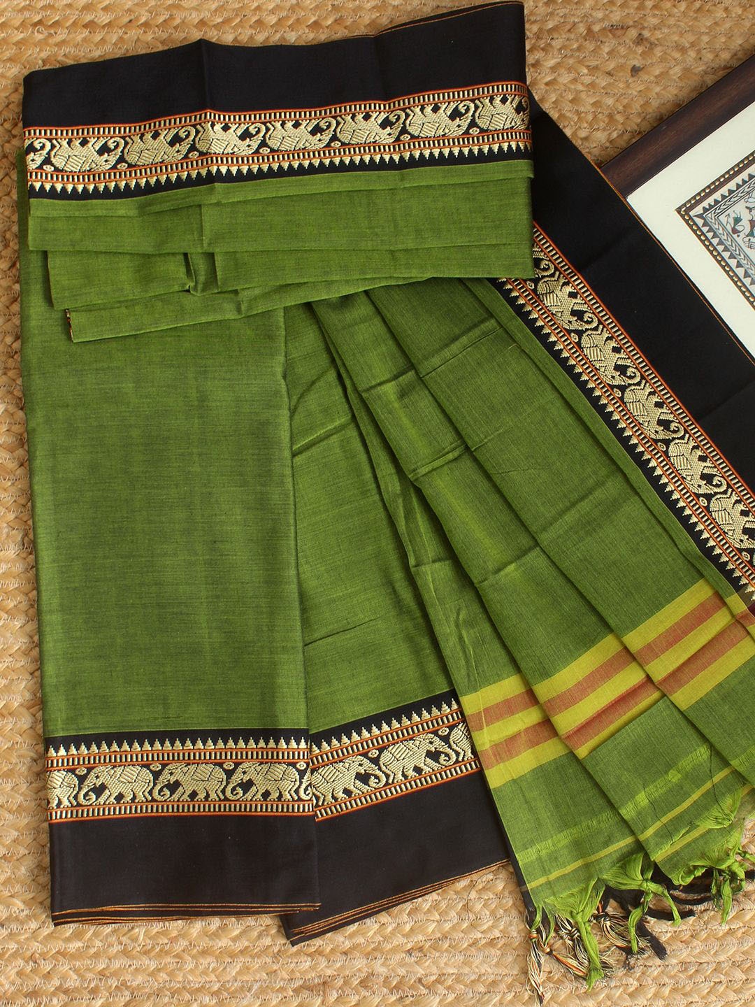 

Weaves of Tradition Dharwad Mercerized Pure Cotton Unstitched Dress Material, Green