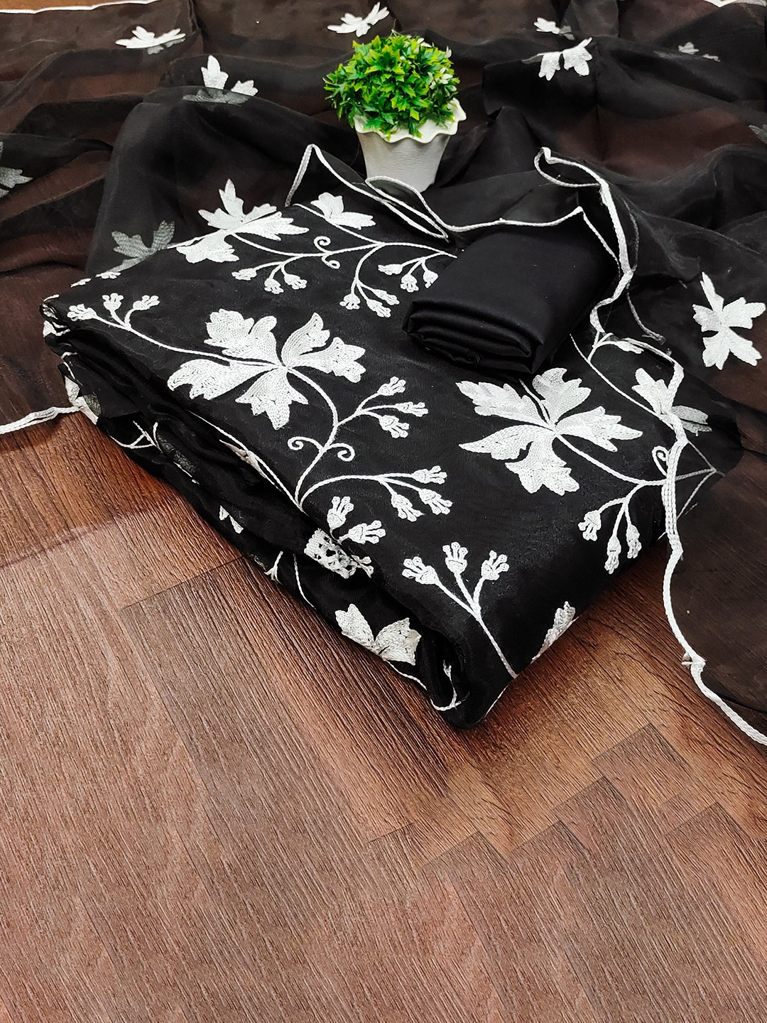 

Maroosh Floral Embroidered Sequinned Organza Unstitched Dress Material, Black