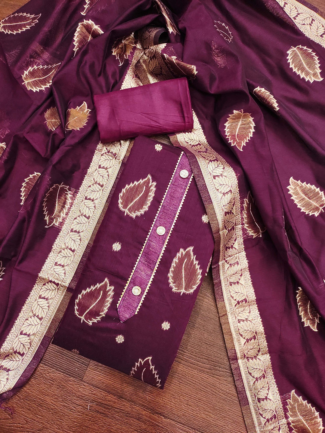 

Maroosh Floral Woven Design Unstitched Dress Material, Magenta