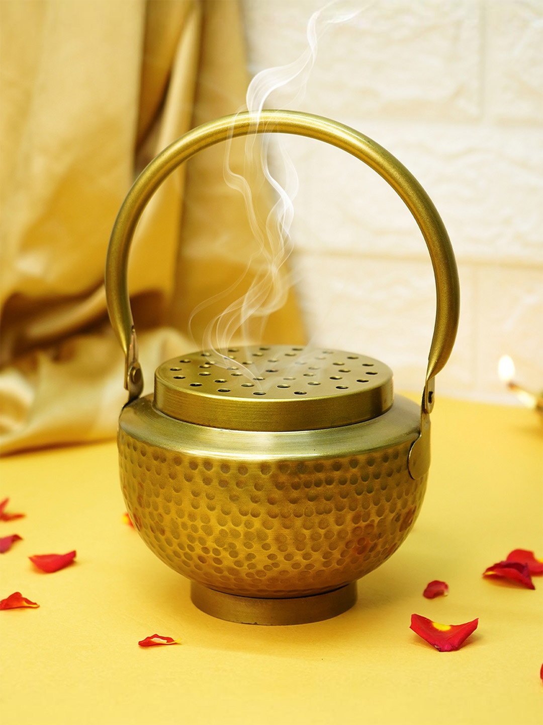 

Ekhasa Gold Toned Metal Dhoop Dani Loban Burner Holder