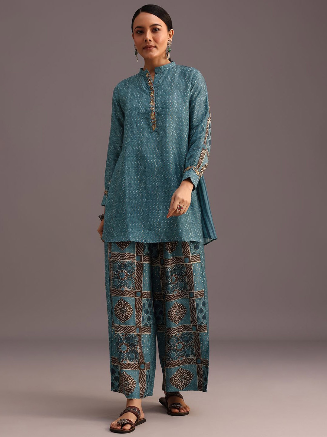 

KALKI Fashion Ethnic Motifs Printed Mandarin Collar Straight Linen Kurti with Palazzos, Teal