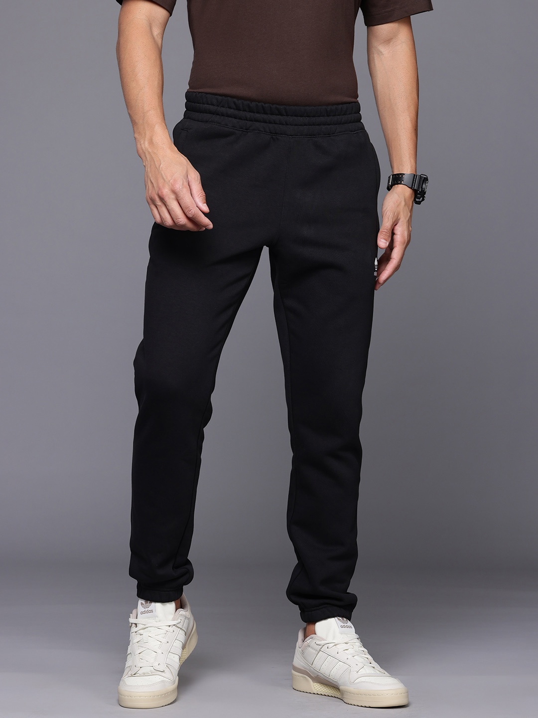 

ADIDAS Originals Men Logo Embroidered Essentials Joggers, Black