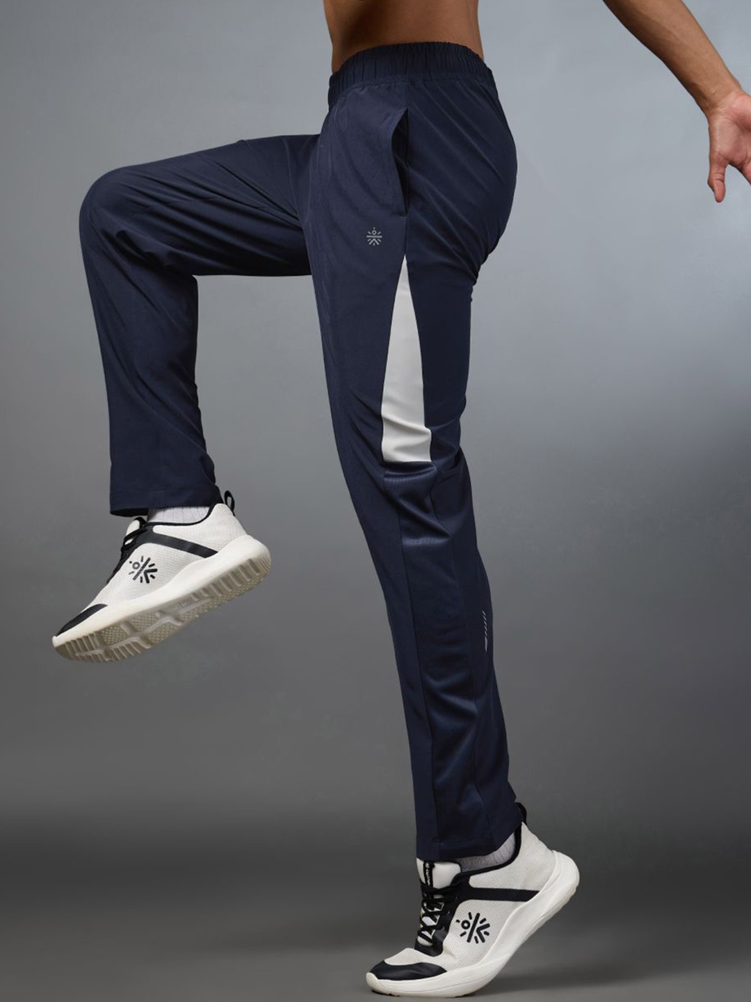 

CULT Men Run Booster Trackpants, Navy blue