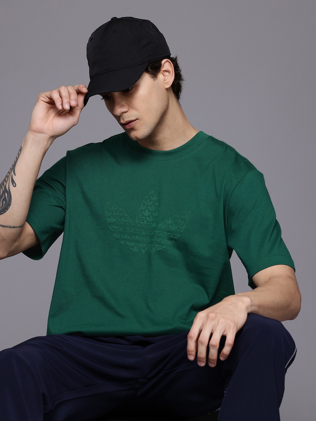 

ADIDAS Originals Pure Cotton Brand Logo Printed Drop-Shoulder Sleeves Relaxed Fit T-shirt, Green