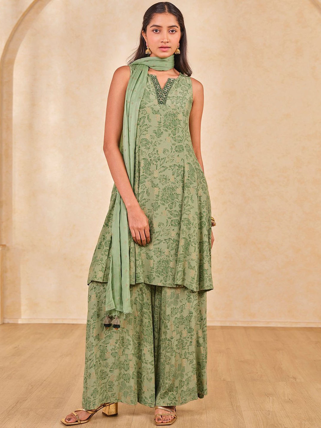 

Global Desi Floral Printed Notch Neck A-Line Kurta With Palazzos & Dupatta, Green