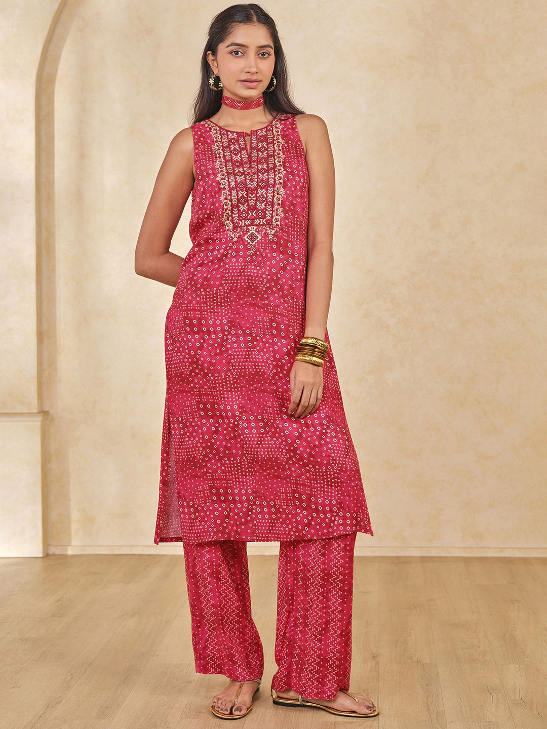 

Global Desi Bandhani Printed Notch Neck Thread Work Straight Kurta With Palazzos, Pink