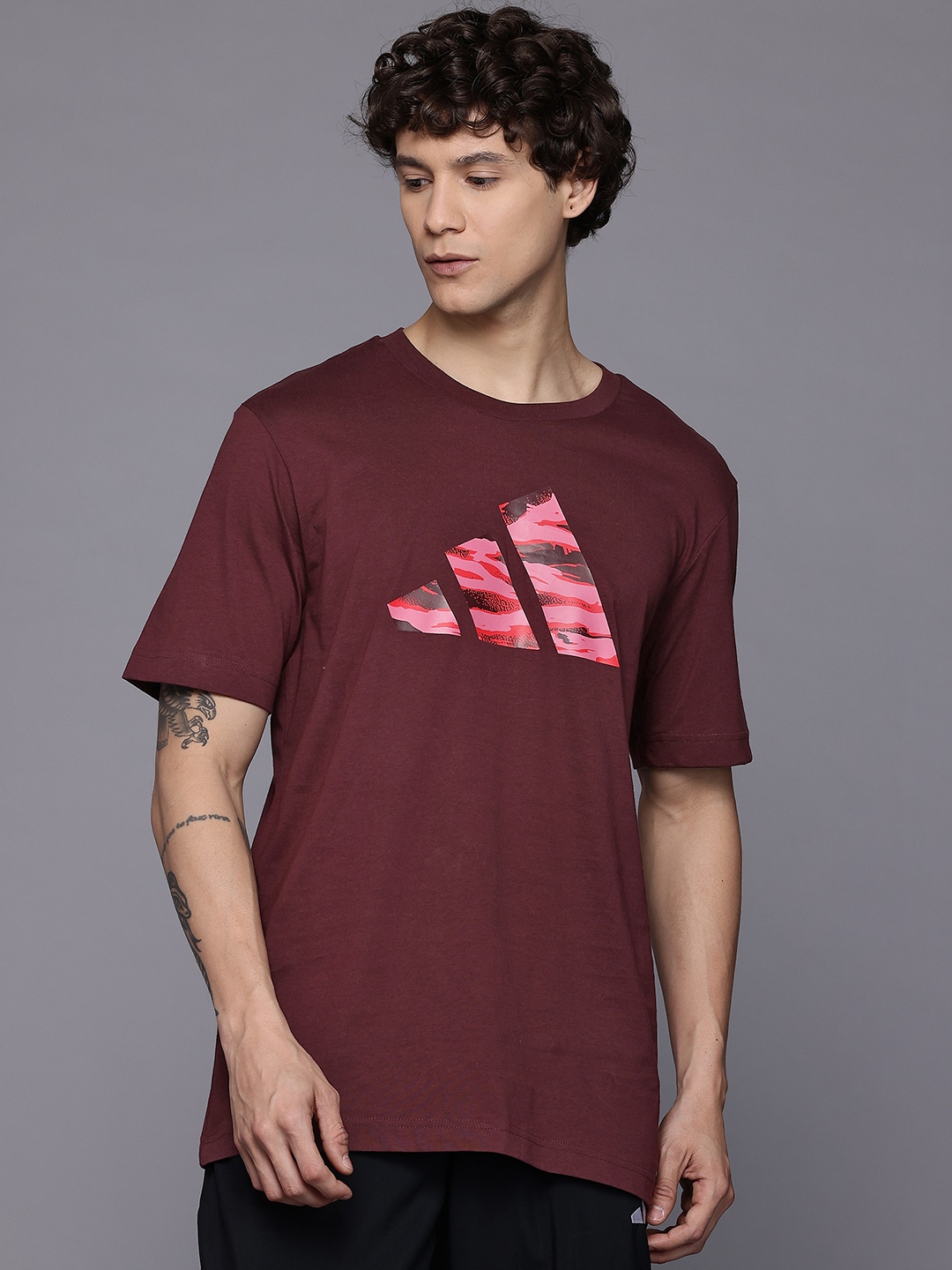 

ADIDAS Men Brand Logo Printed Pure Cotton T-shirt, Maroon