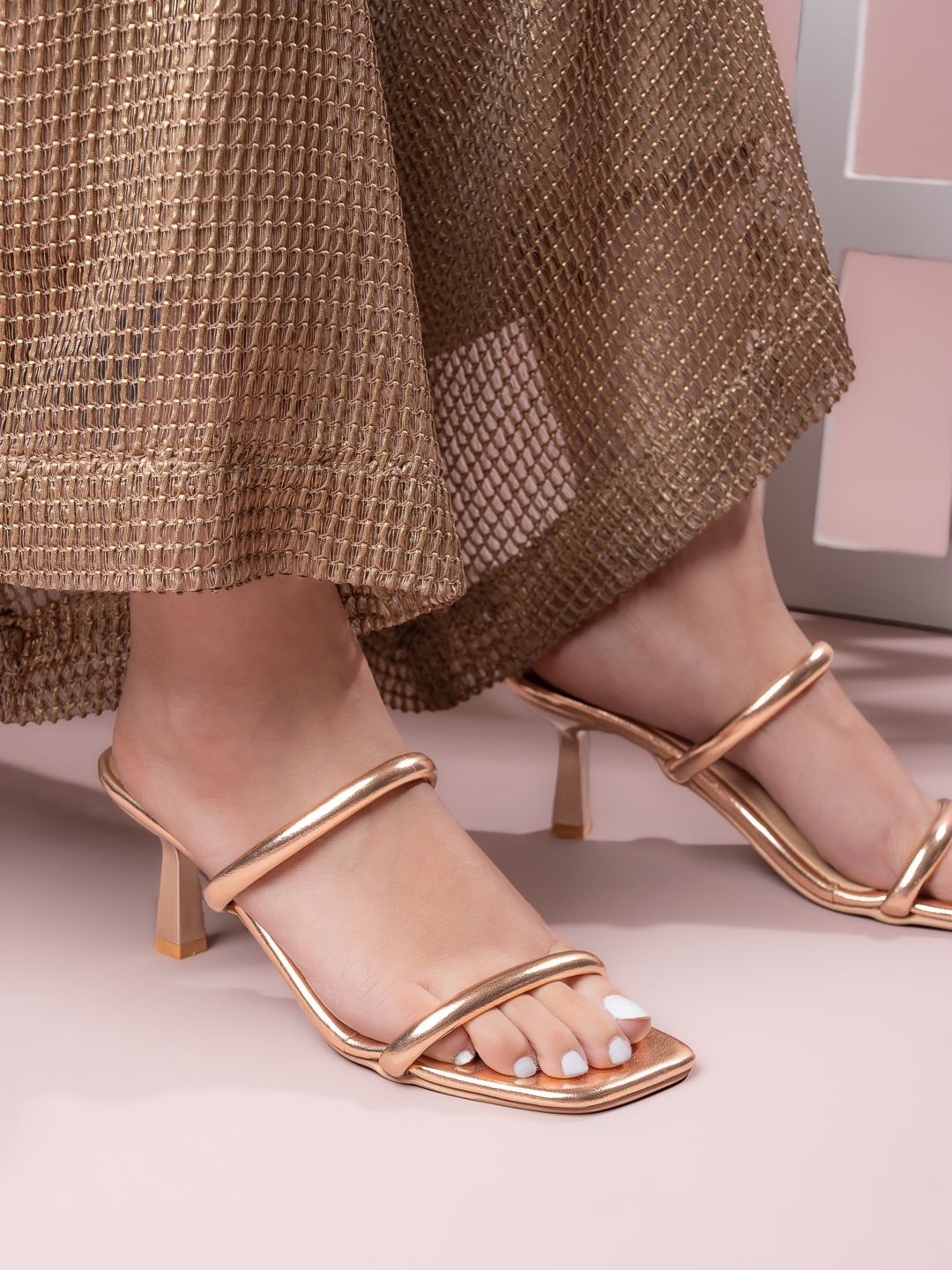 

Hydes N Hues Women Kitten Heel Sandals, Gold