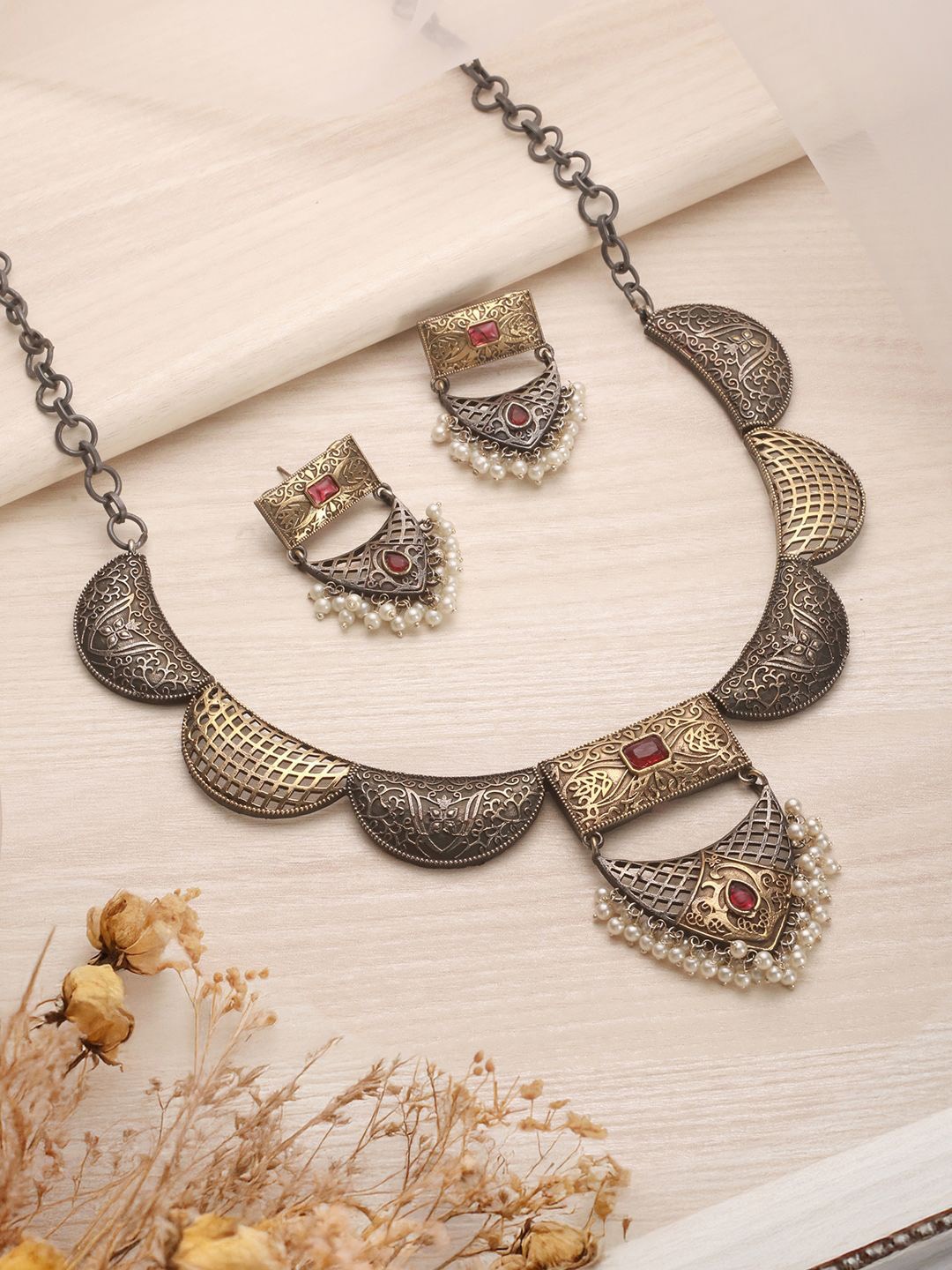 

Saraf RS Jewellery Rhodium-Plated Stone & Pearl Beaded Necklace & Earrings, Silver