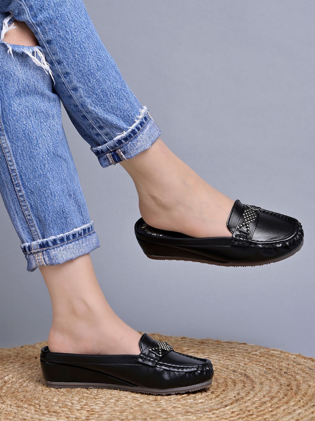 

Shoetopia Women Round Toe Lightweight Loafers, Black