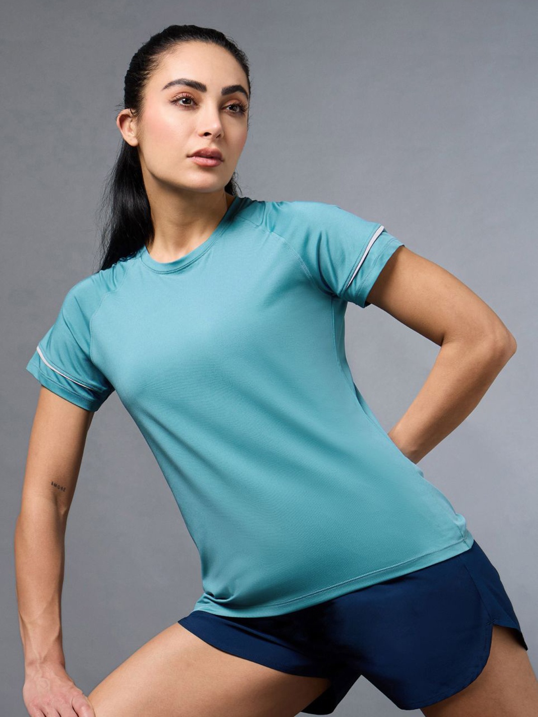 

CULT Women Moisture Wicking Solid Round Neck T-shirt, Blue