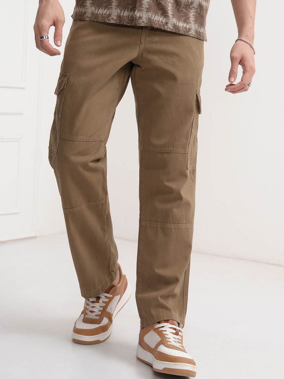 

HIGHLANDER Men Cargo Cut Sew Straight Fit Trouser, Brown