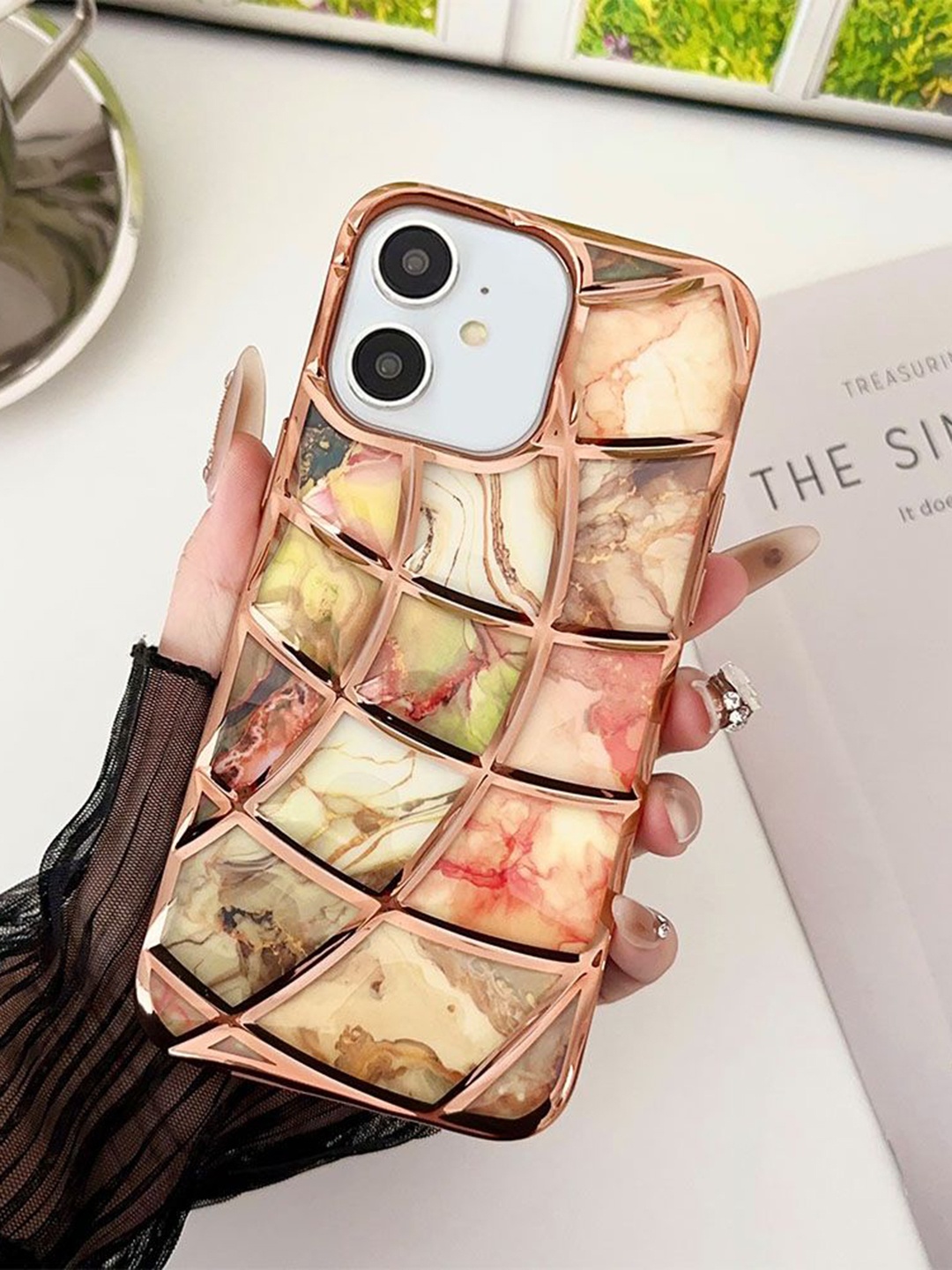

Luxury Kase LK145 Electroplated Geometric iPhone 12 Back Case, Gold