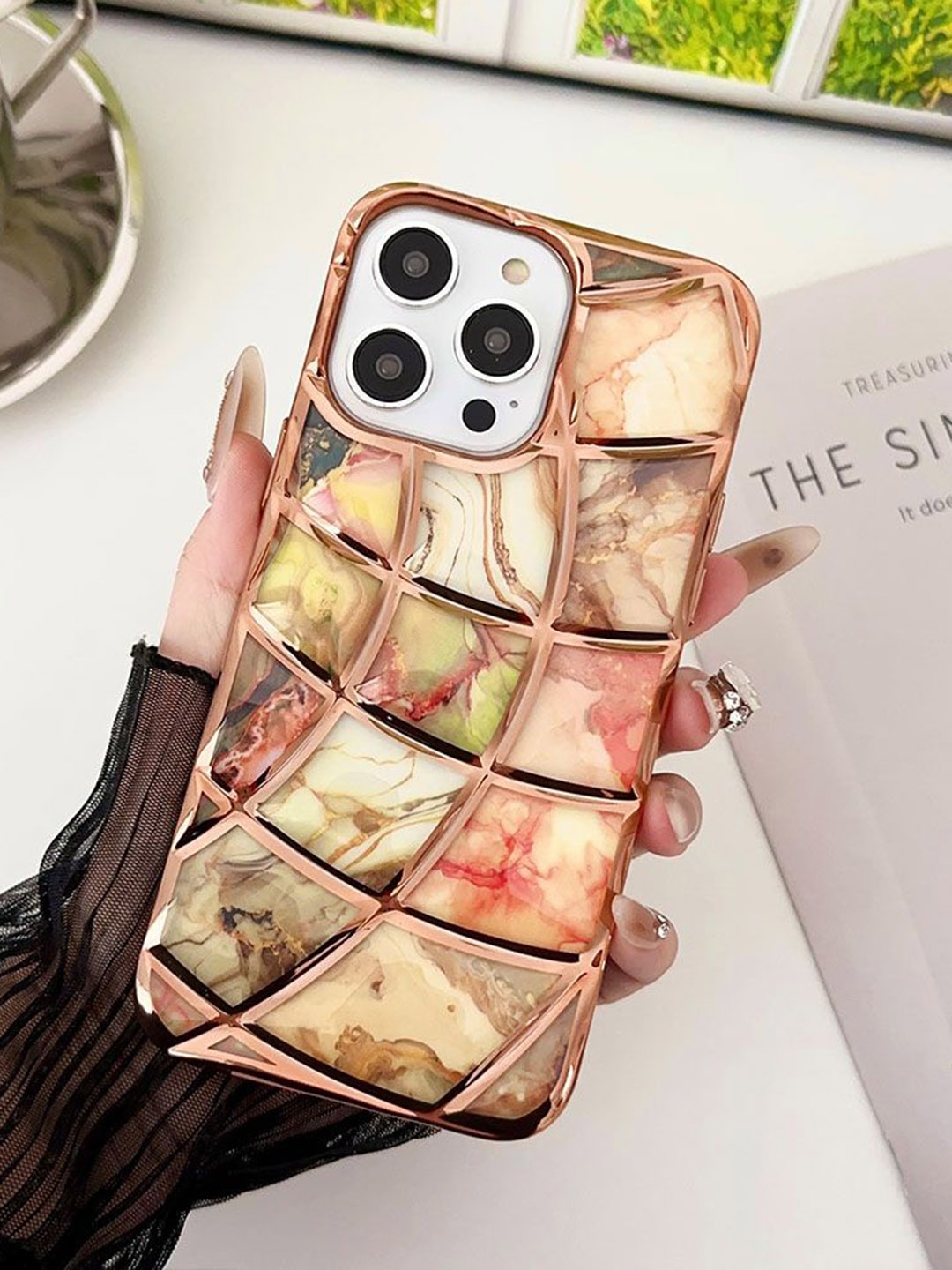 

Luxury Kase LK145 Electroplated Geometric iPhone 13 Pro Back Case, Gold