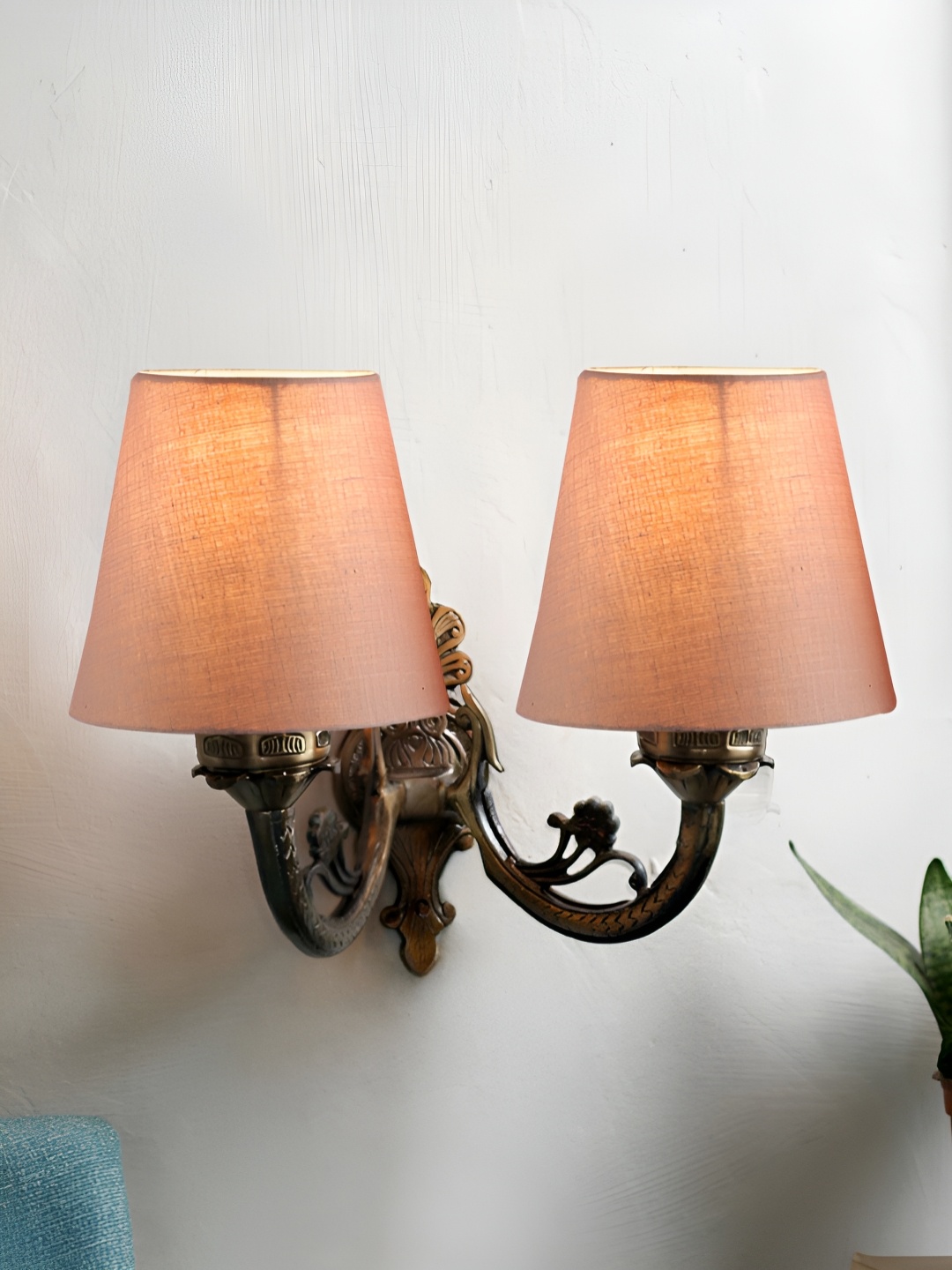 

Aura Grey & Gold Toned Metal Frustum Shaped Wall Lamp