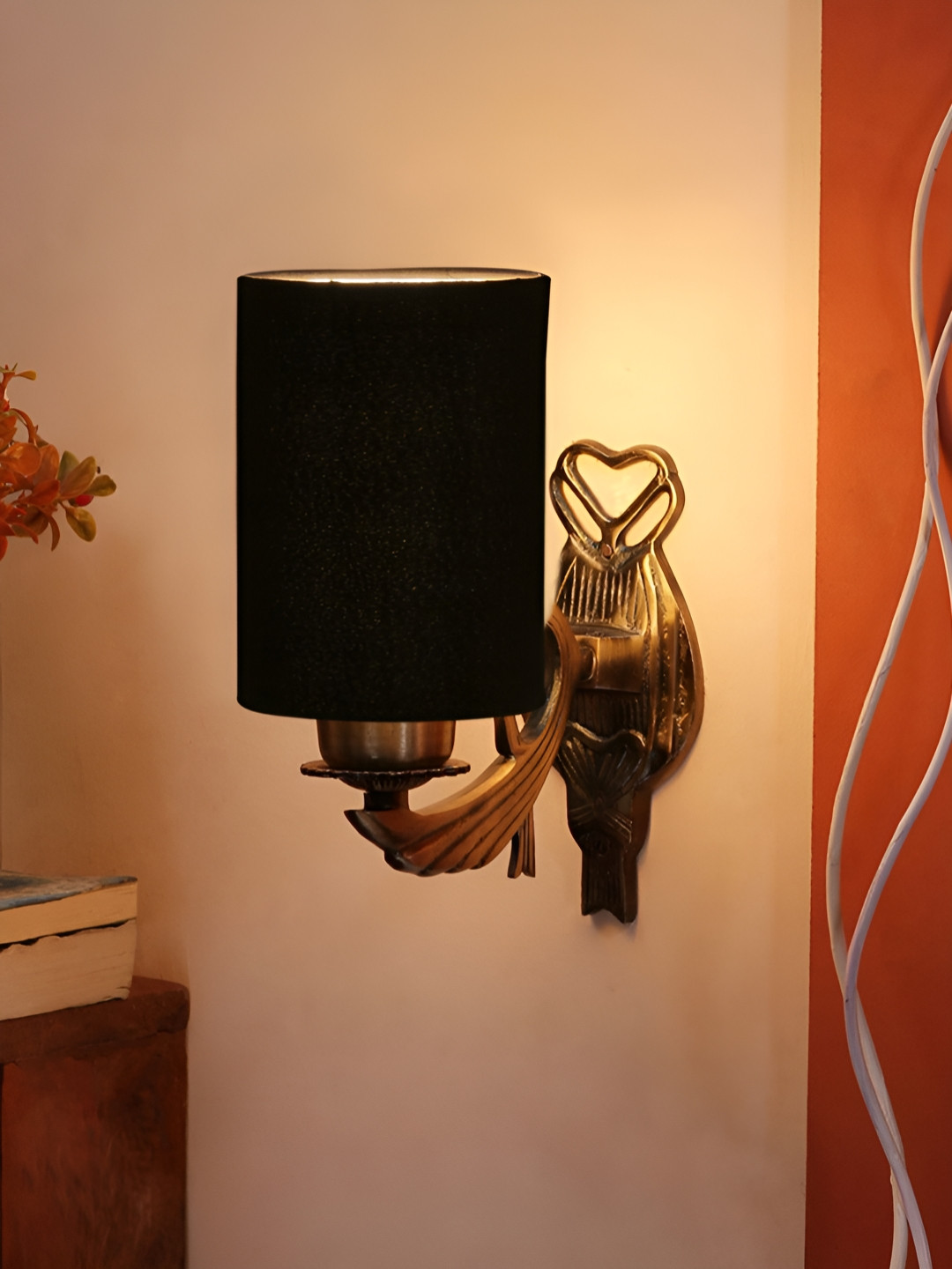 

Aura Black Metal Traditional Cylinder Shaped Wall Lamp