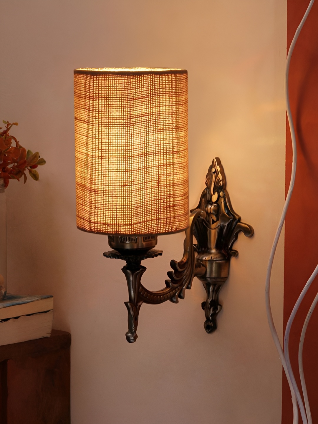 

Aura Devansh Beige & Bronze-Toned Textured Metal Traditional Cylinder Shaped Wall Lamp