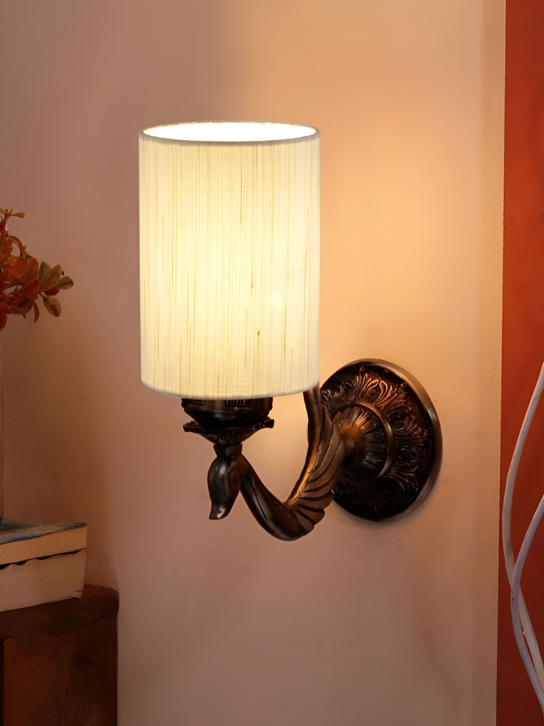 

Aura Off White Metal Traditional Cylinder Shaped Wall Lamp