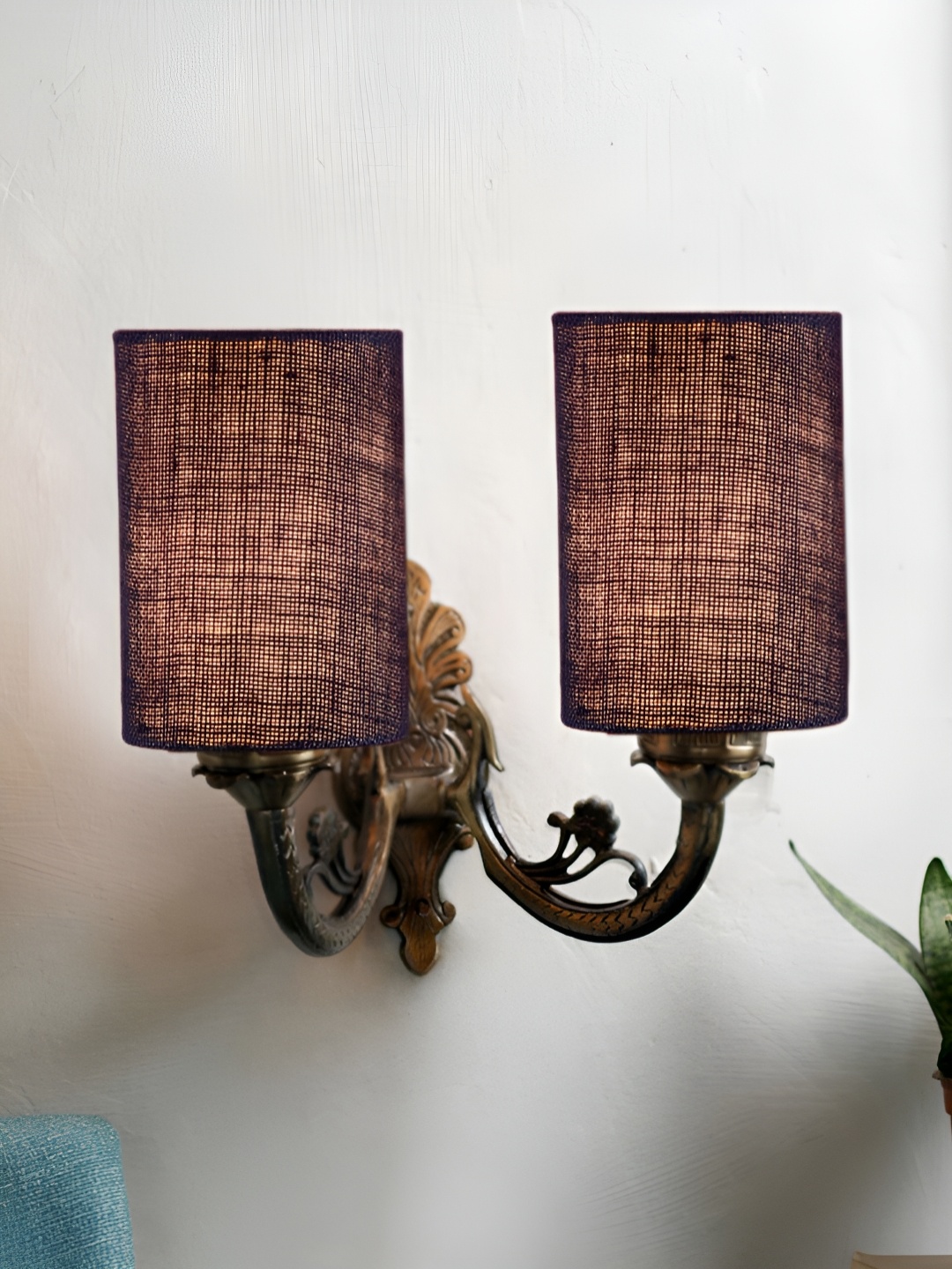 

Aura Blue Metal Traditional Cylinder Shaped Wall Lamp
