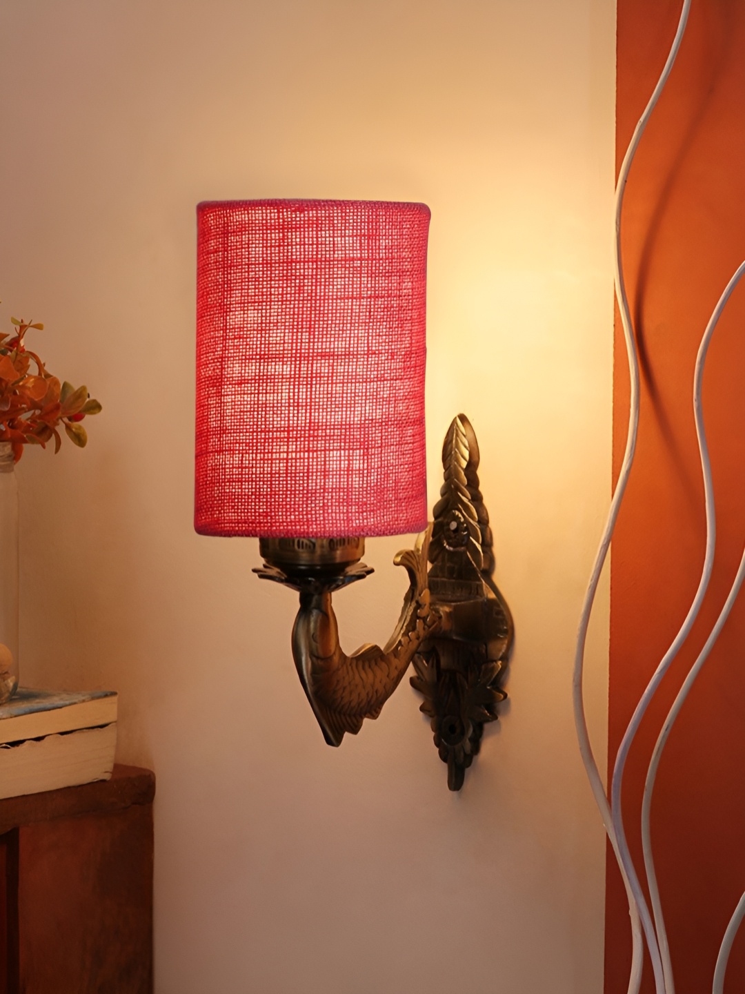 

Aura Pink & Gold Toned Metal Cylinder Shaped Wall Lamp