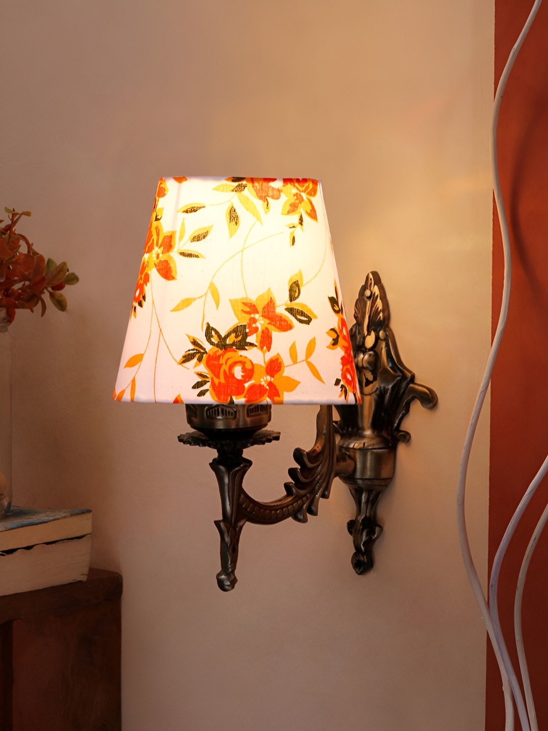 

Aura White & Orange Printed Metal Traditional Abstract Shaped Shaped Wall Lamp