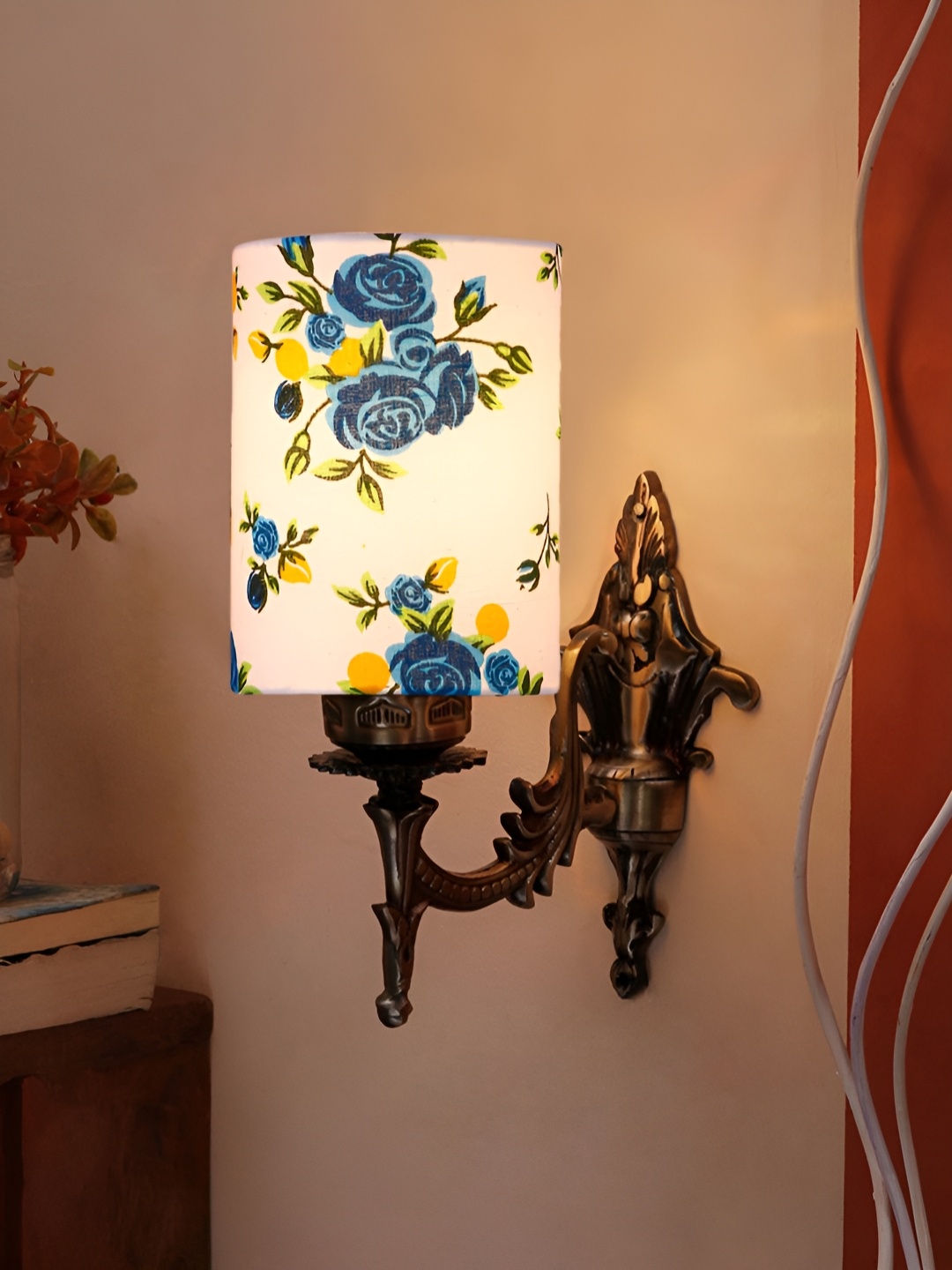 

Aura White & Blue Printed Metal Traditional Abstract Shaped Shaped Wall Lamp