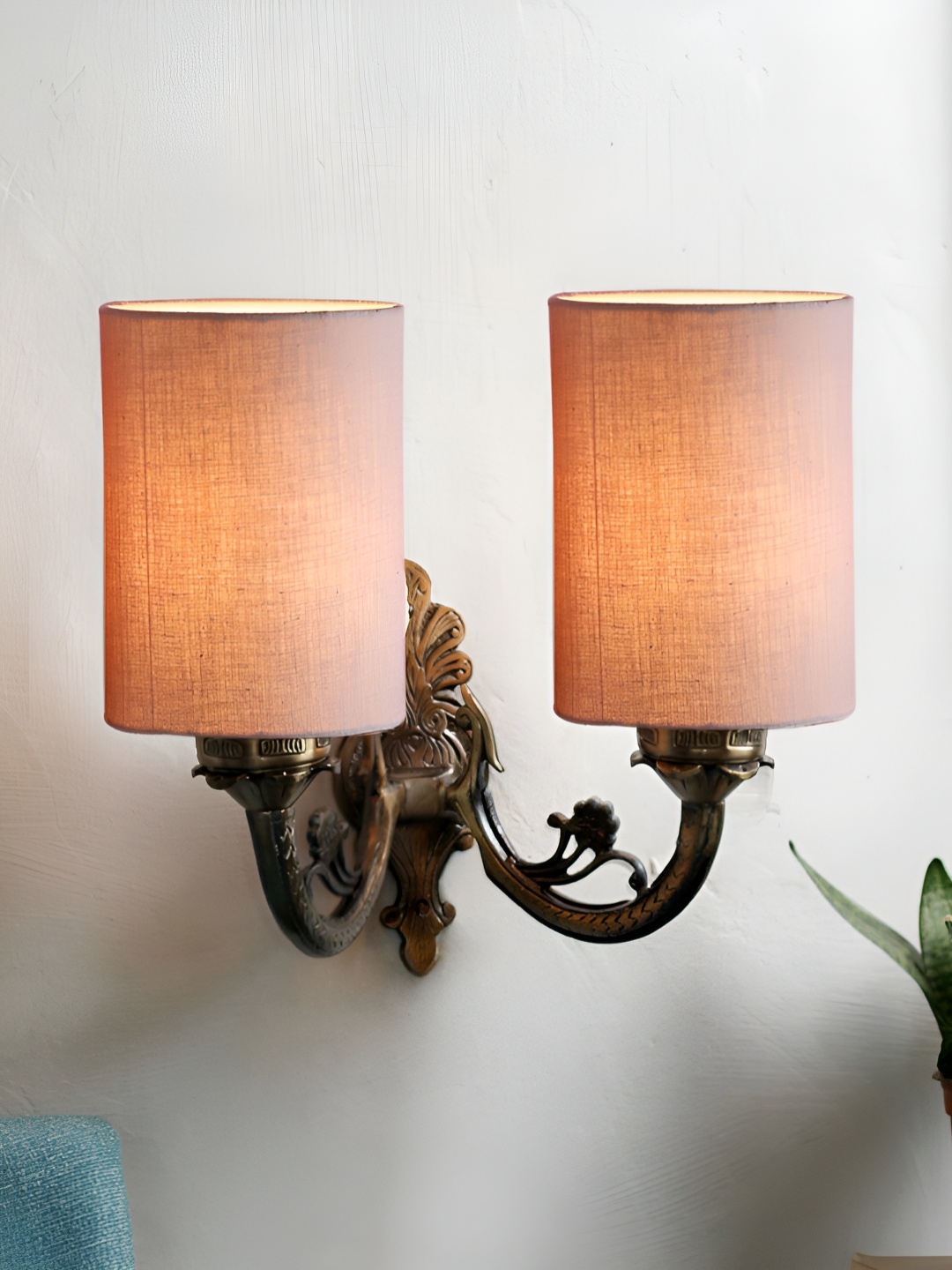 

Aura Grey & Brown Metal Traditional Abstract Shaped Shaped Wall Lamp