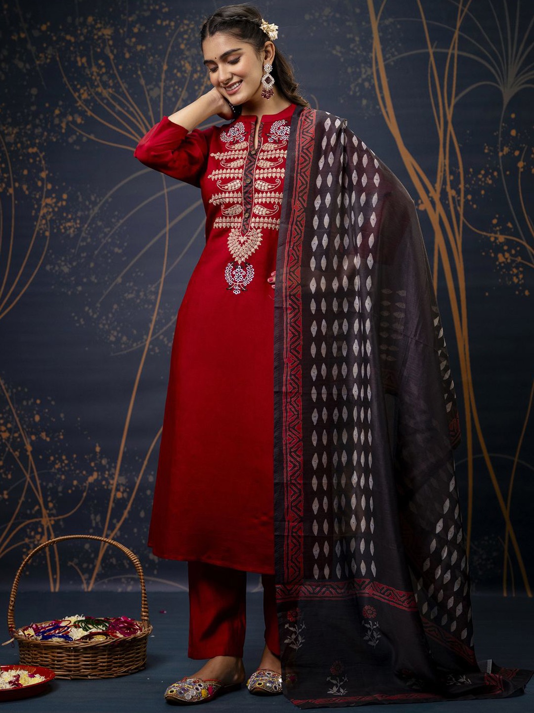 

VredeVogel Paisley Embroidered Zari Notch Neck Straight Kurta With Trouser And Dupatta, Red