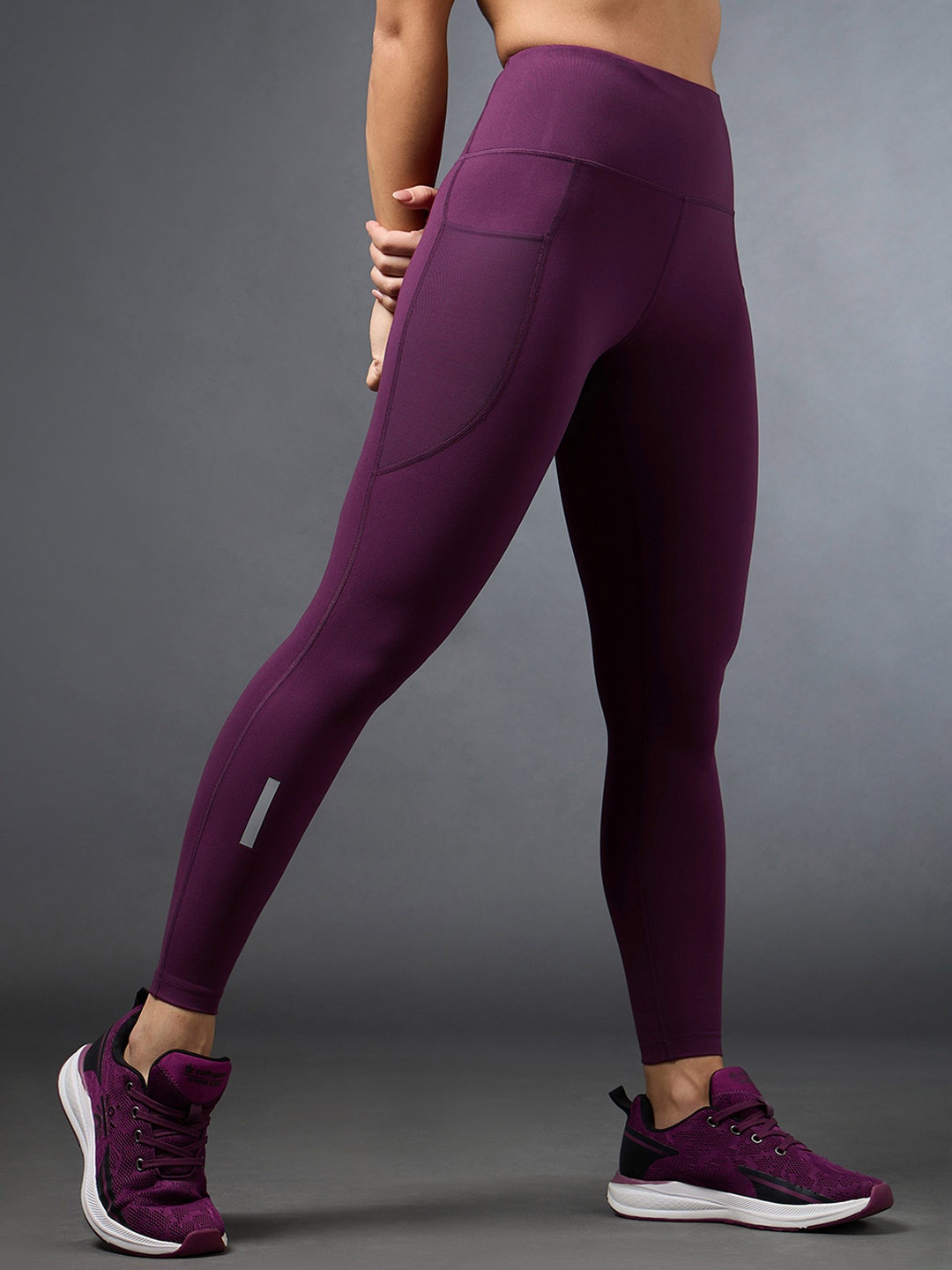 

CULT Women's Wine Run Elevate COMFLex Tights, Burgundy