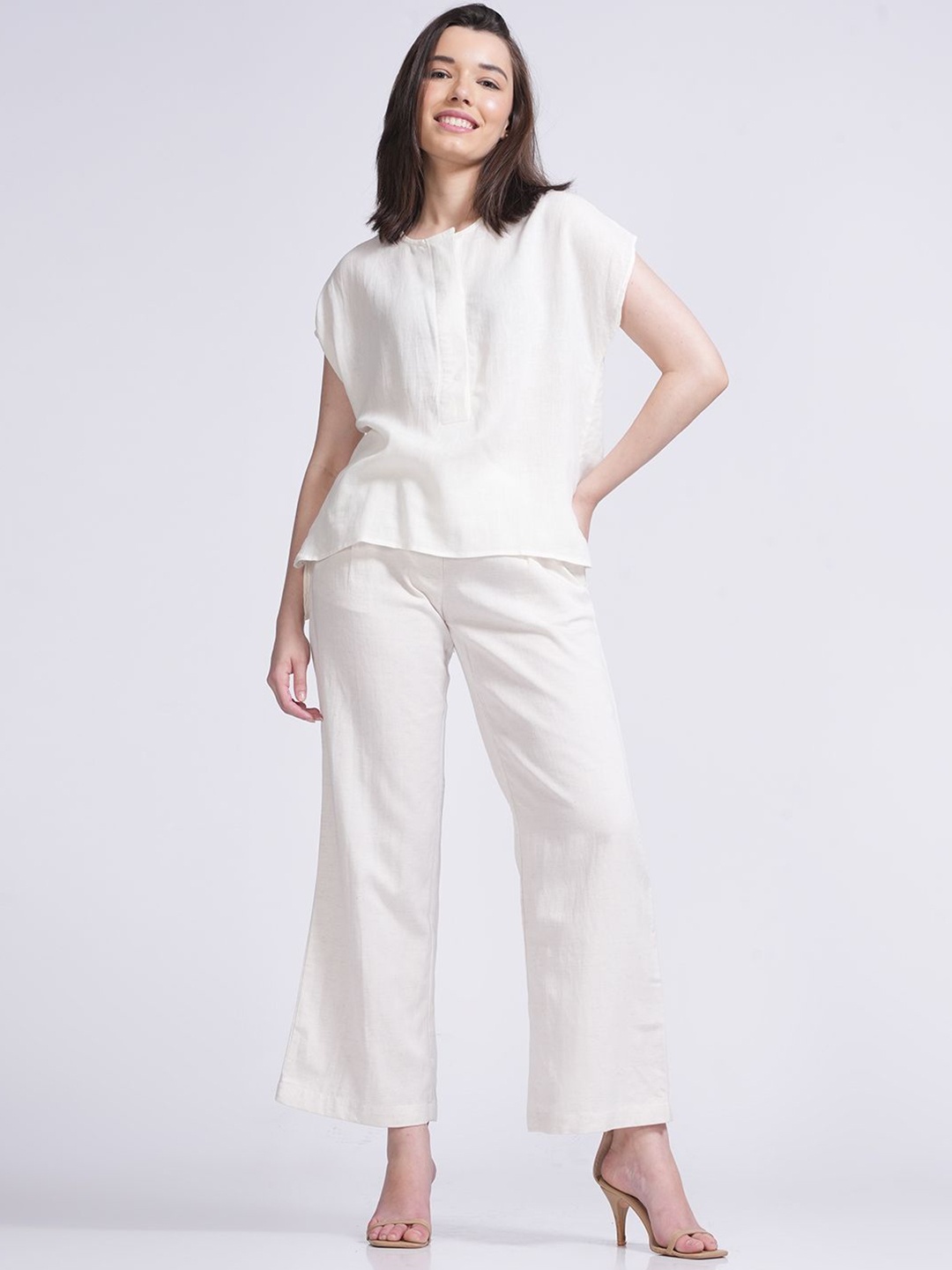 

Saltpetre Round Neck Short Sleeves Linen Top With Trousers, Cream