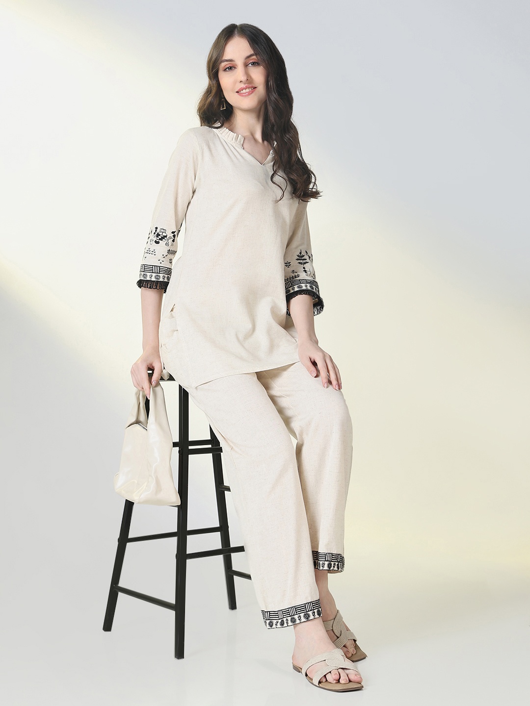 

SHOWOFF Printed Mandarin Collar Tunic With Trouser, Cream