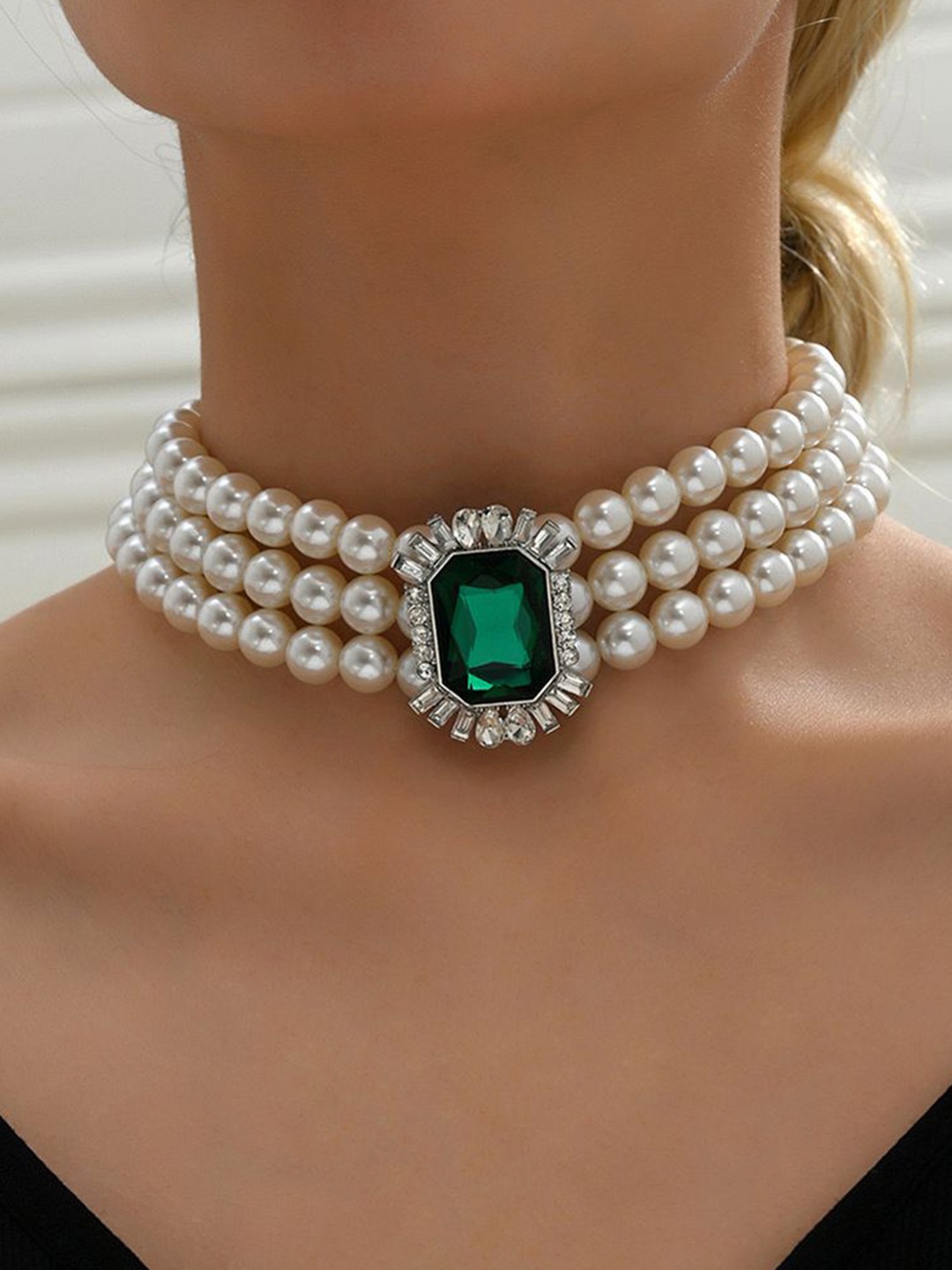 

Shining Diva Fashion Silver-Plated Pearls Choker