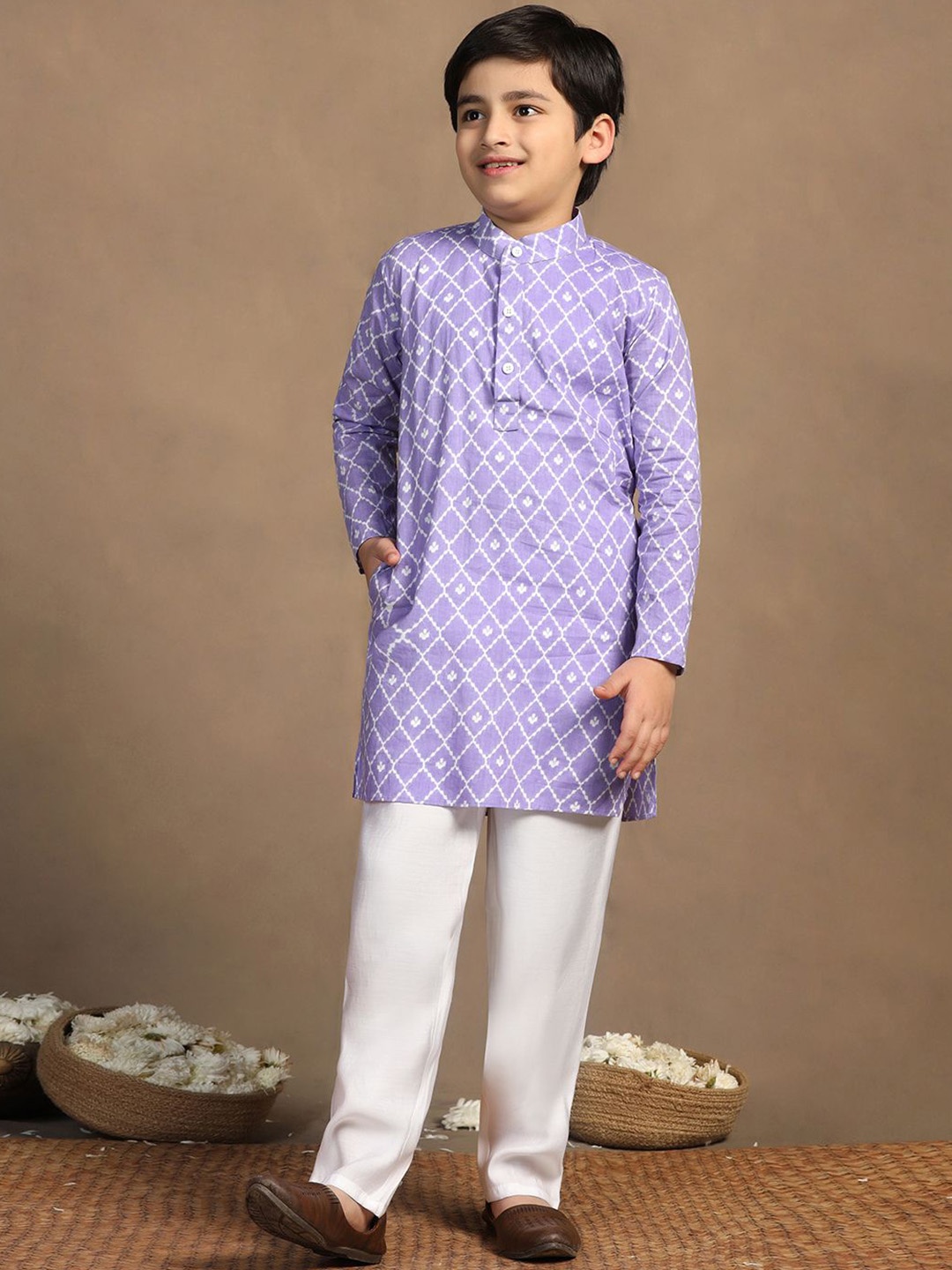 

FASHION DREAM Purple & White Geometric Printed Straight Kurta With Trouser