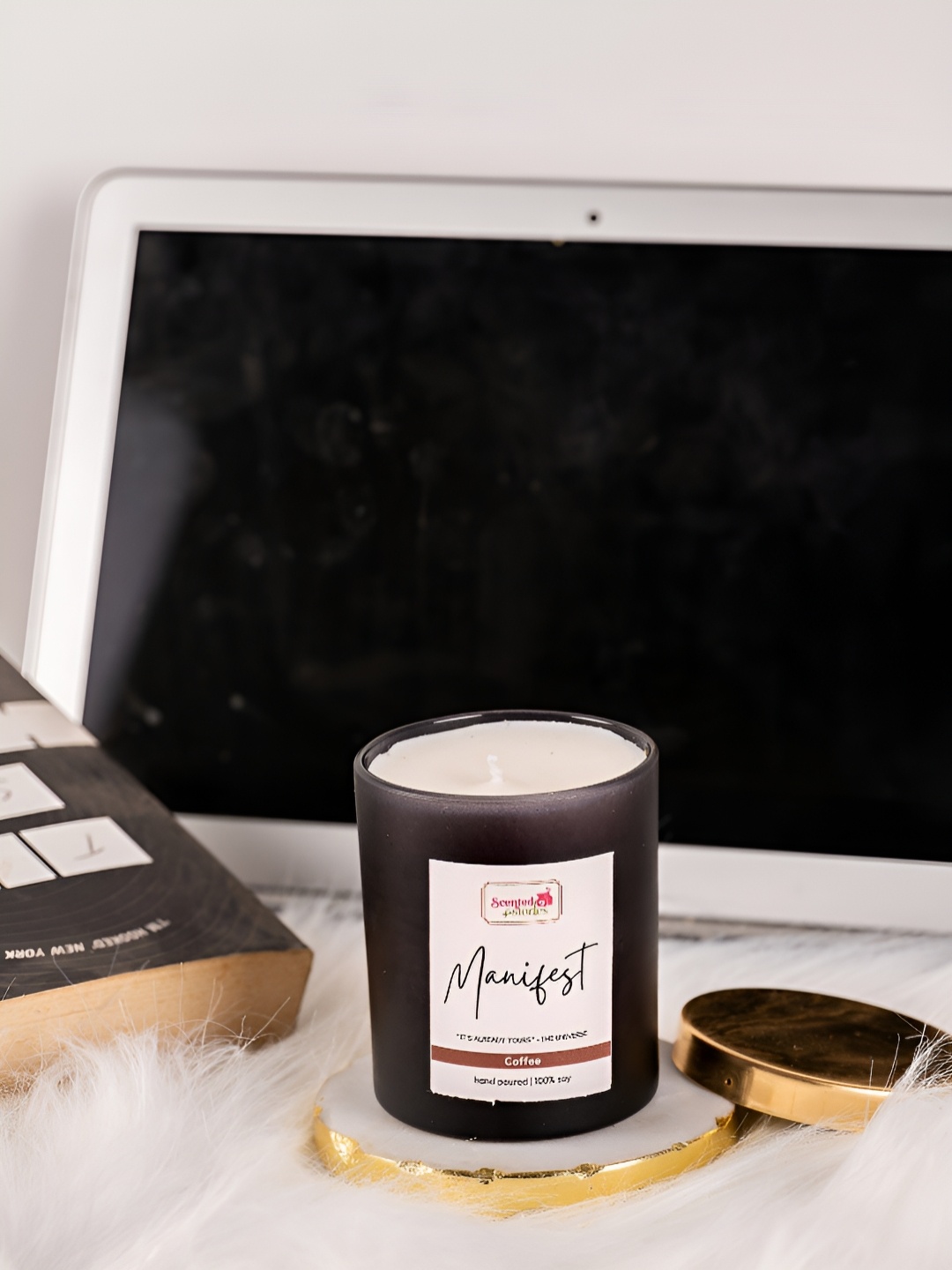 

Scented Stories White & Black Manifest- Coffee Scented Candle