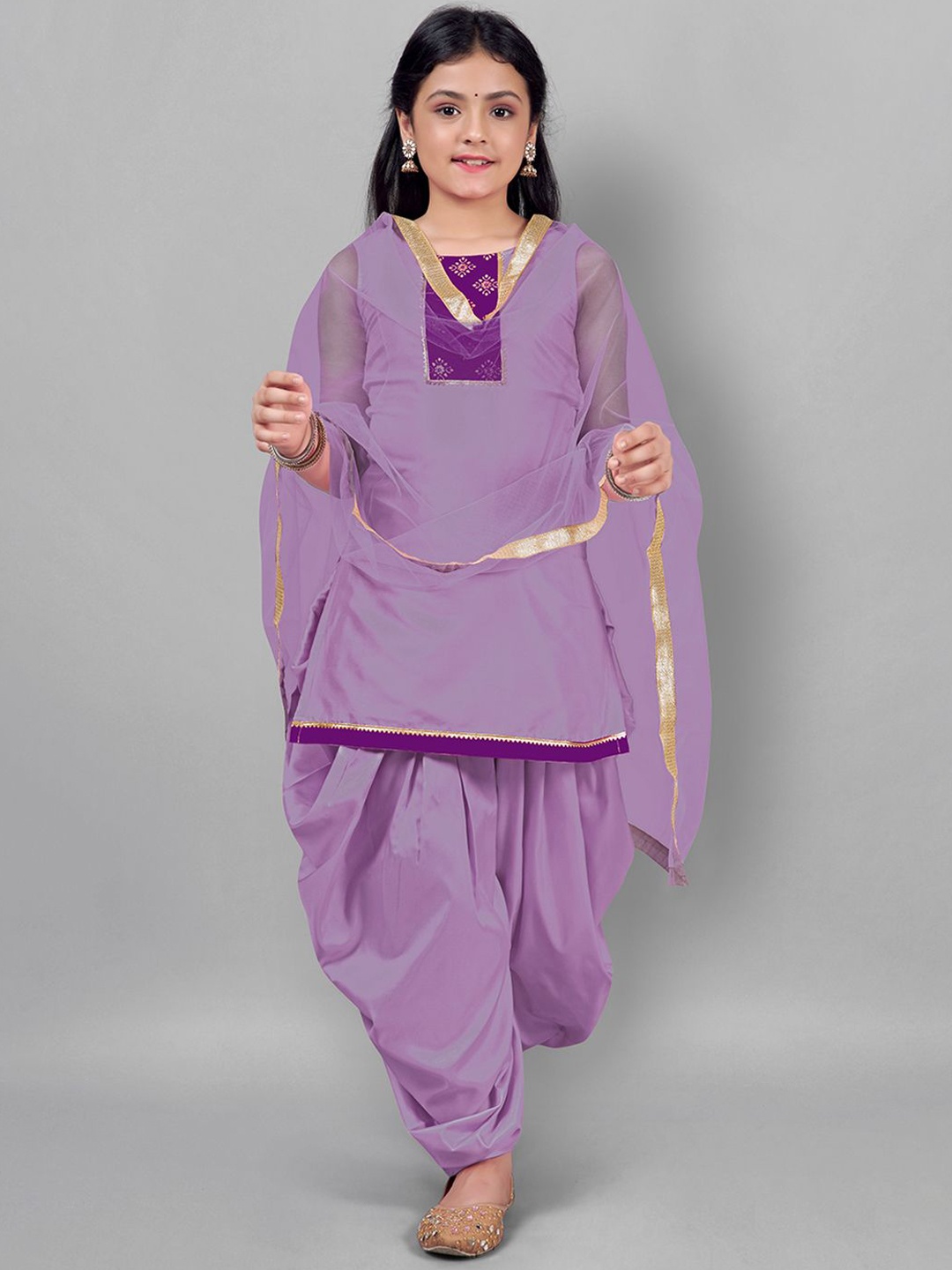 

FASHION DREAM Girls Regular Gotta Patti Kurta with Dhoti Pants & With Dupatta, Purple