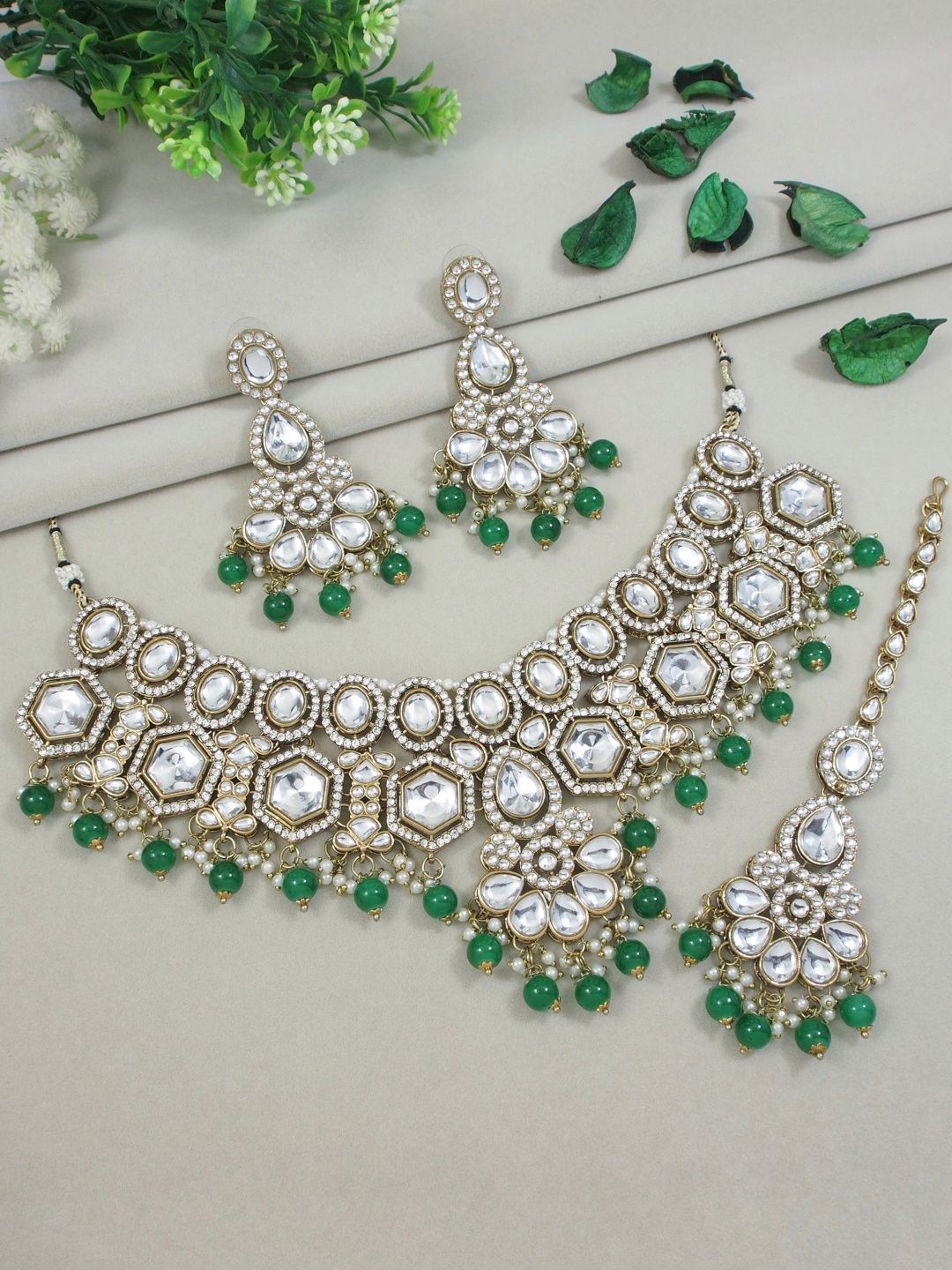 

I Jewels Gold-Plated Kundan Studded & Pearl Beaded Bridal Jewellery Set