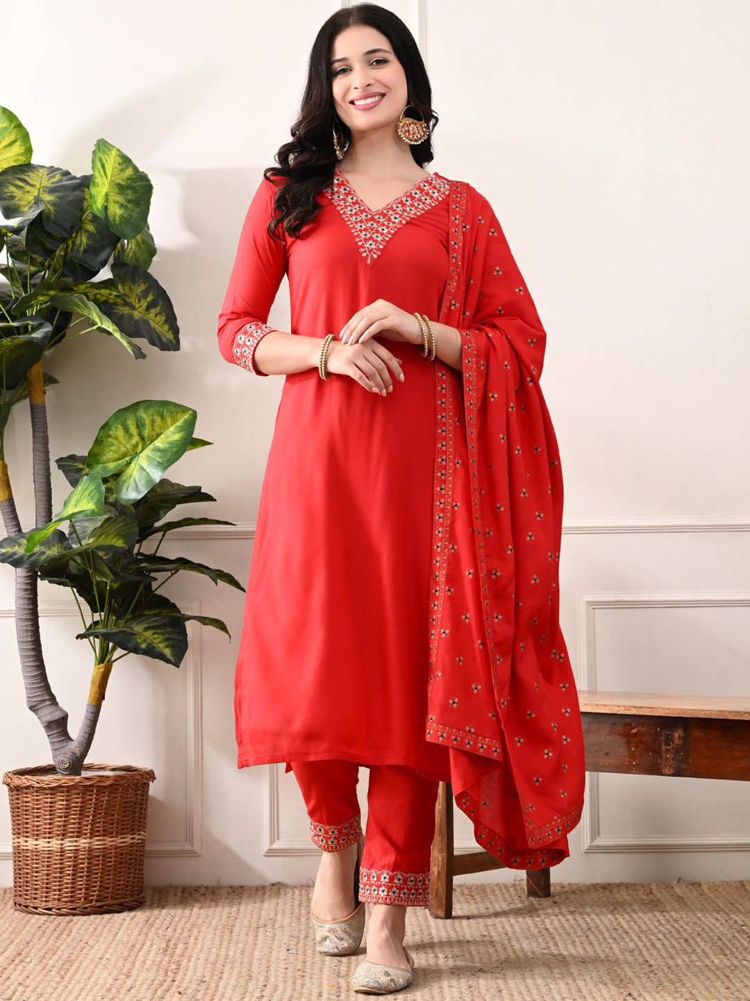 

Bunai Dhaga Floral Embroidered V-Neck Straight Kurta With Trouser & Dupatta, Red
