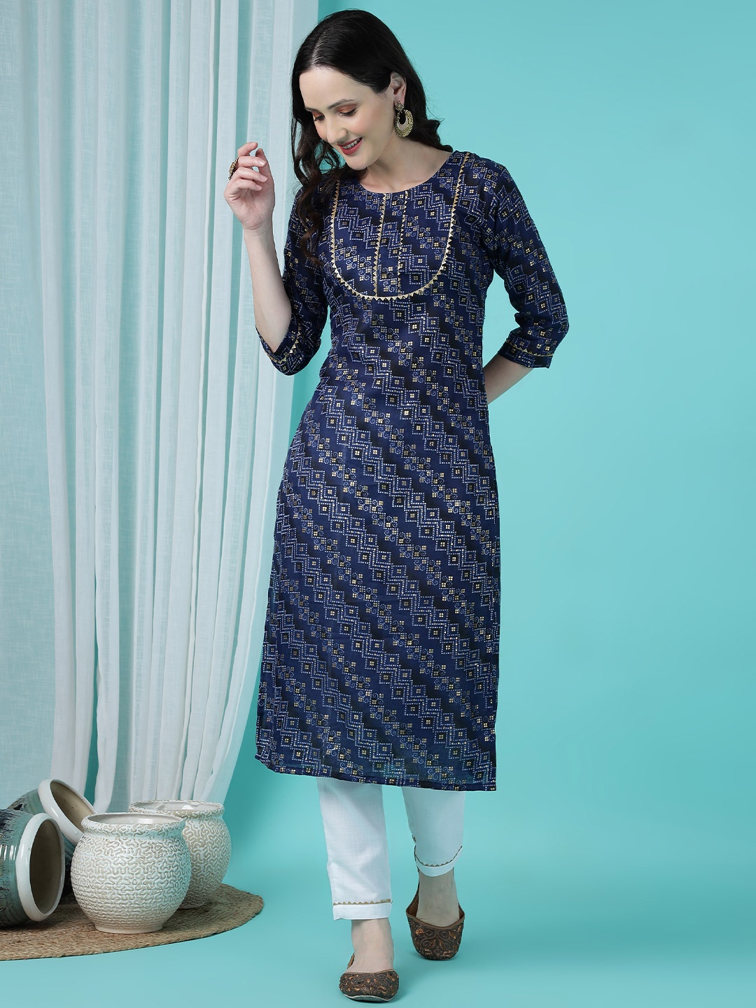 

TRAHIMAM Ethnic Motifs Printed Gotta Patti Straight Kurta with Trousers, Blue
