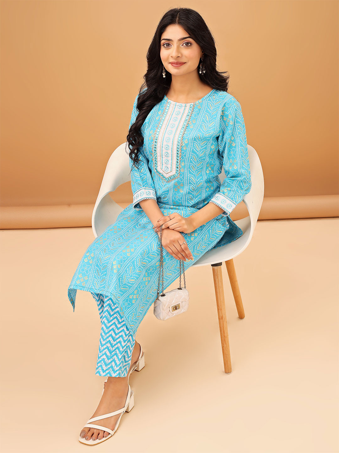 

TRAHIMAM Bandhani Printed Thread Work Straight Kurta With Trousers, Blue