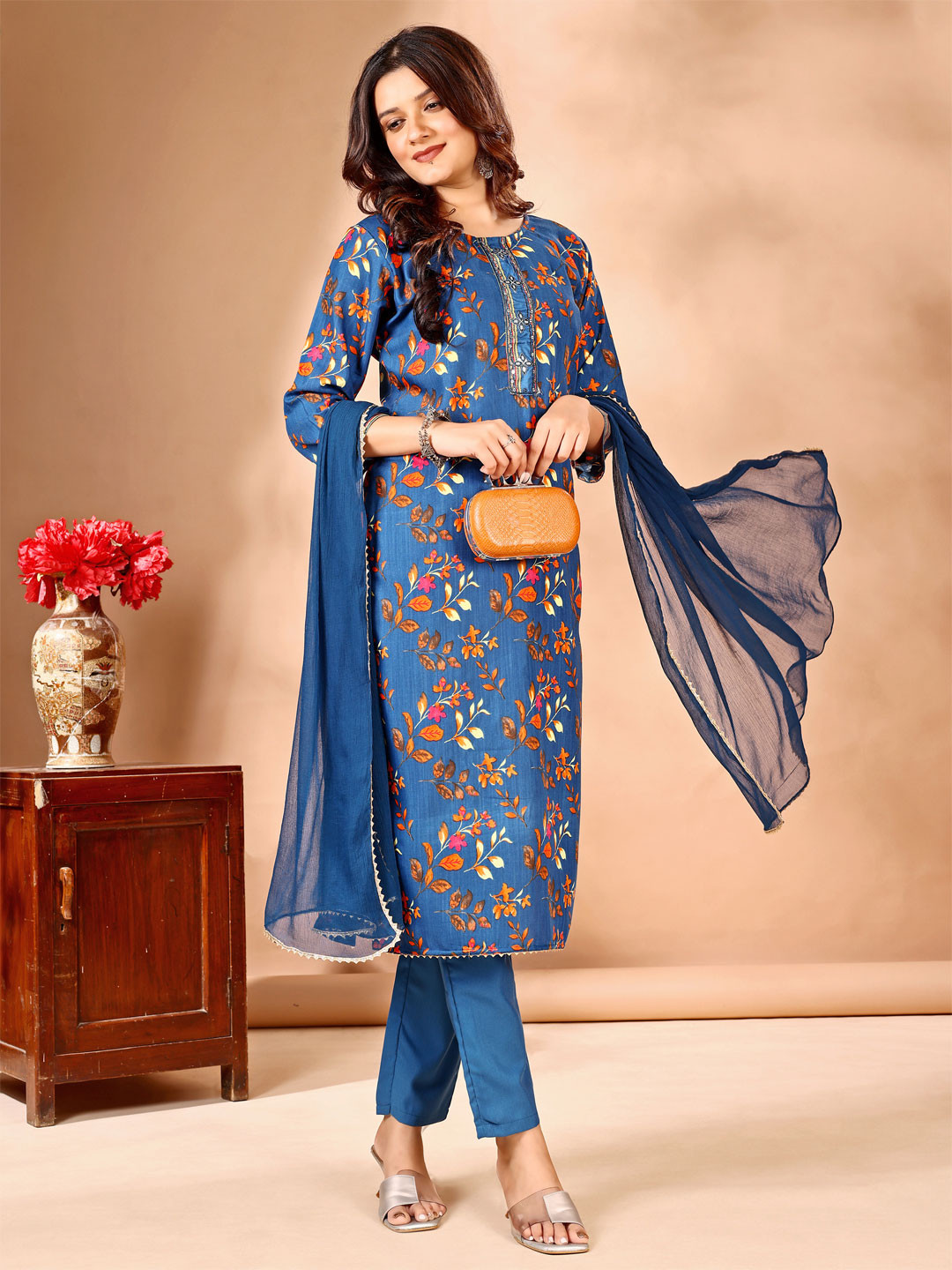 

TRAHIMAM Floral Printed Sequinned Straight Kurta With Trousers And Dupatta, Blue