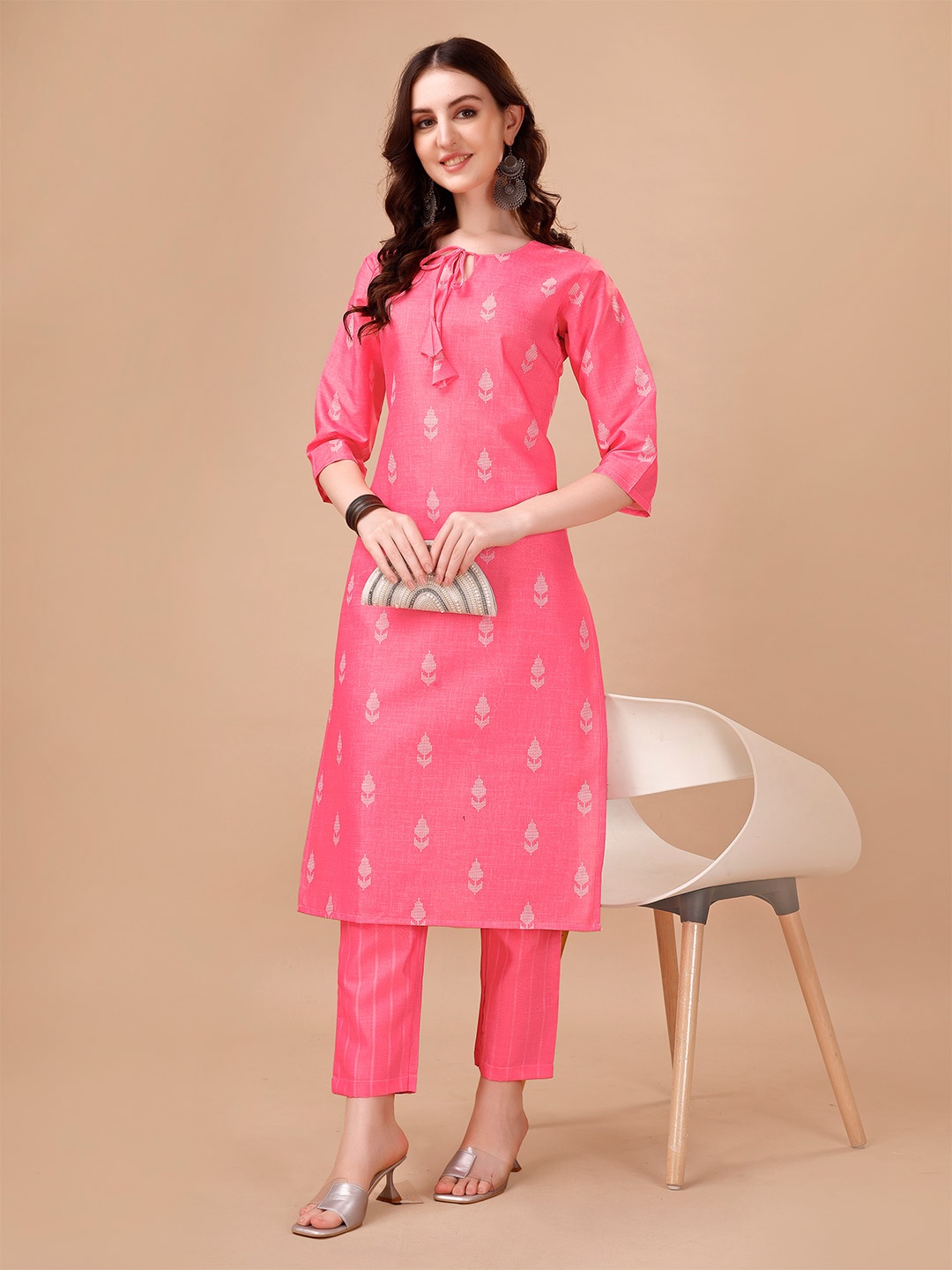 

TRAHIMAM Ethnic Motifs Printed Tie-Up Neck Straight Kurta With Trouser, Pink