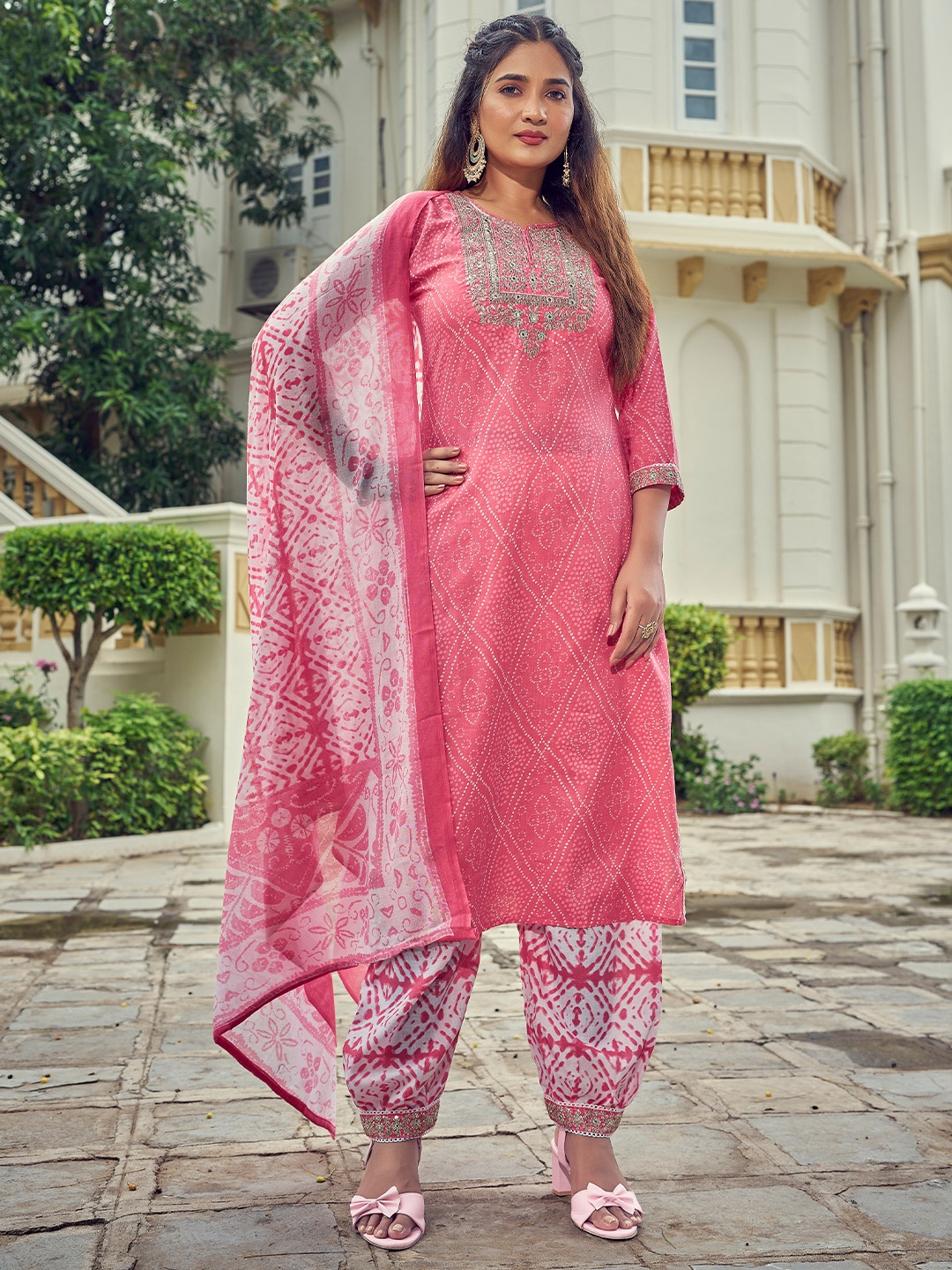 

TRAHIMAM Bandhani Printed Pure Cotton Straight Kurta With Salwar And Dupatta, Pink